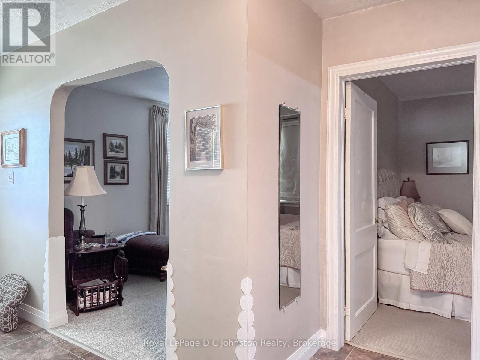 455 Alice Street, Saugeen Shores, Ontario  N0H 2L0 - Photo 8 - X12341164