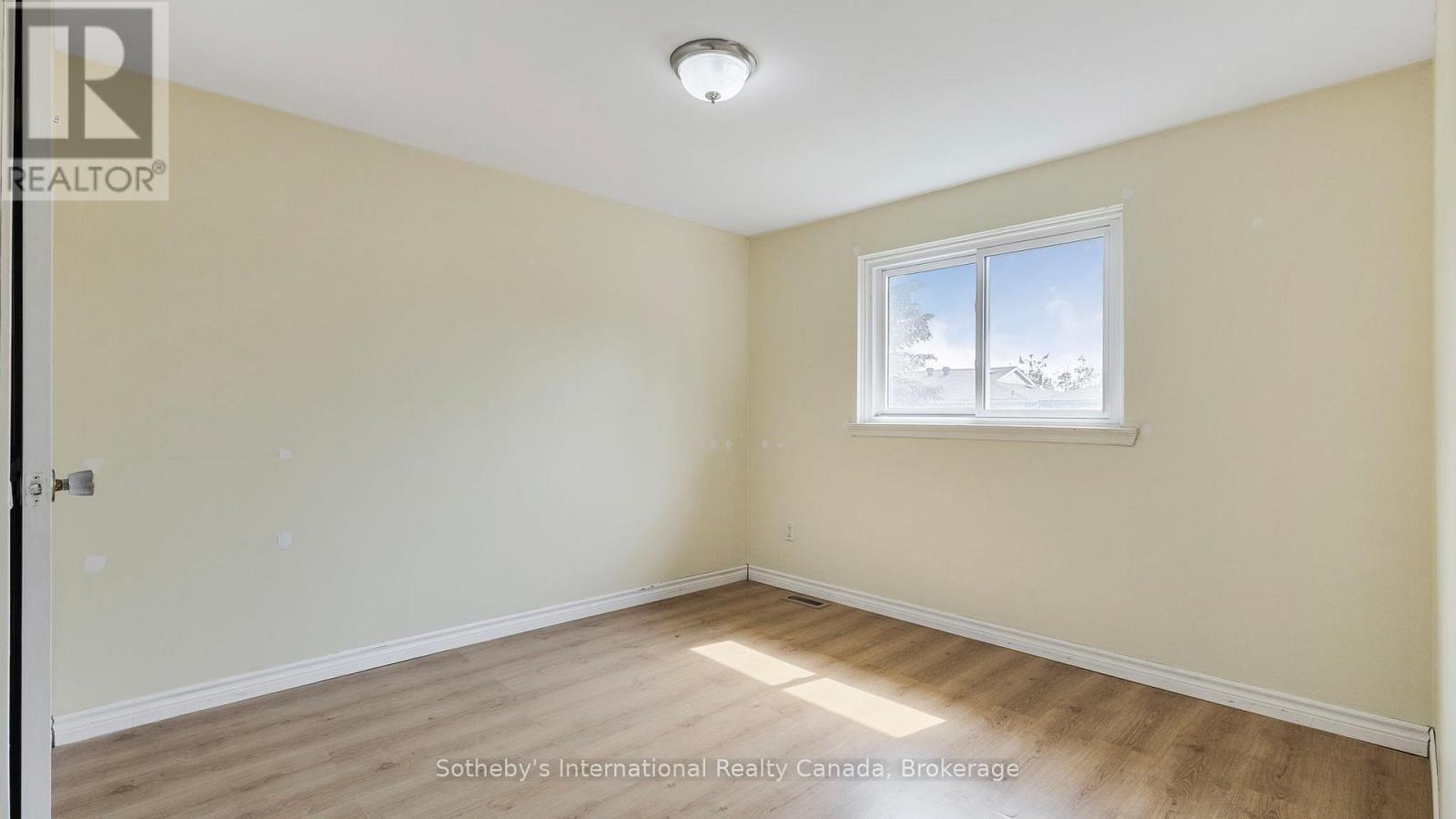 26 Christie Crescent, Barrie, Ontario  L4N 4W8 - Photo 19 - S12208948