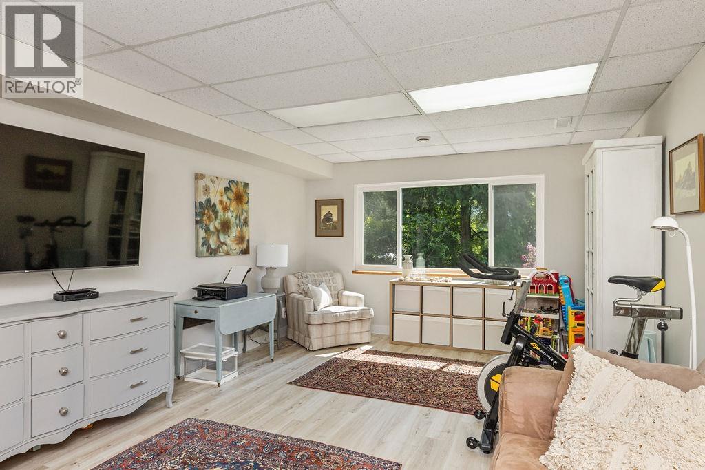 1200 Paggio Road, Roberts Creek, British Columbia  V0N 2W2 - Photo 33 - R3006742