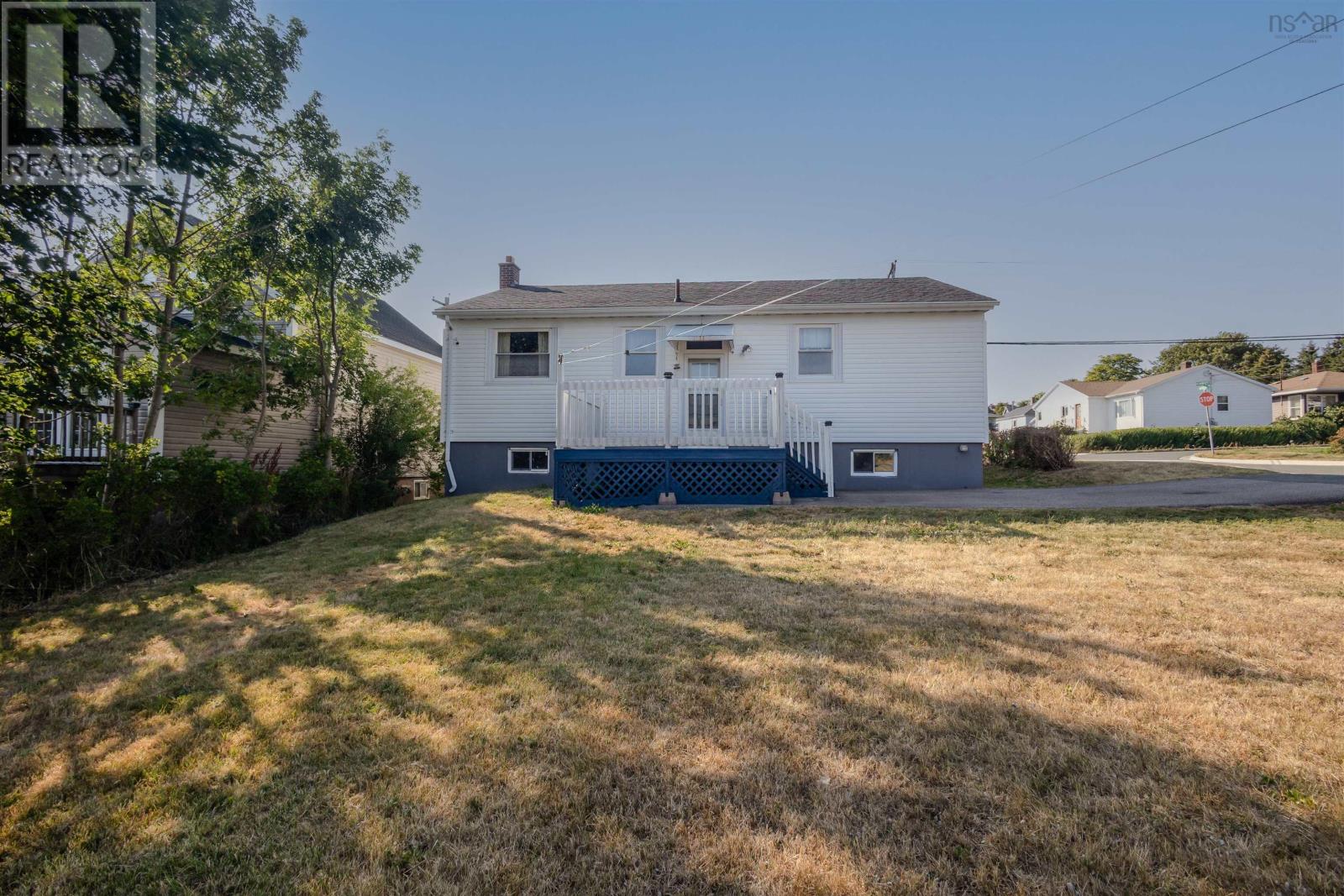 186 Cabot Street, Sydney, Nova Scotia  B1P 4E3 - Photo 4 - 202512352