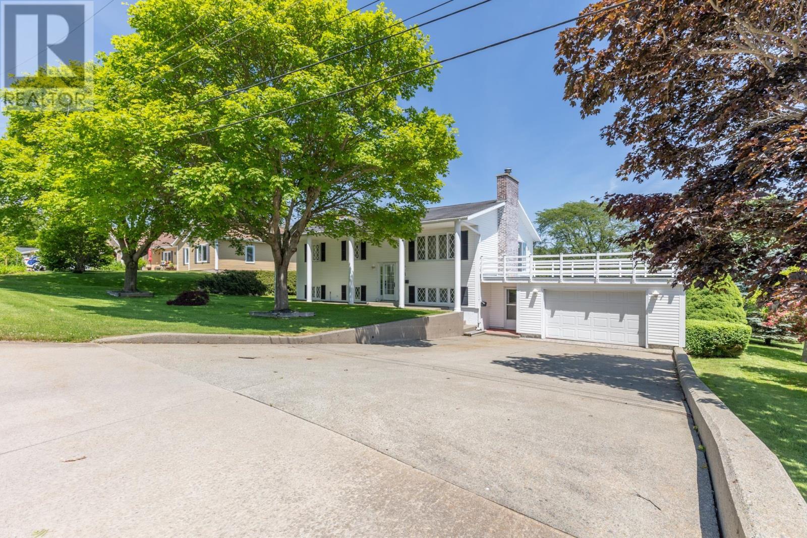 4 Harbourview Drive, Yarmouth, Nova Scotia