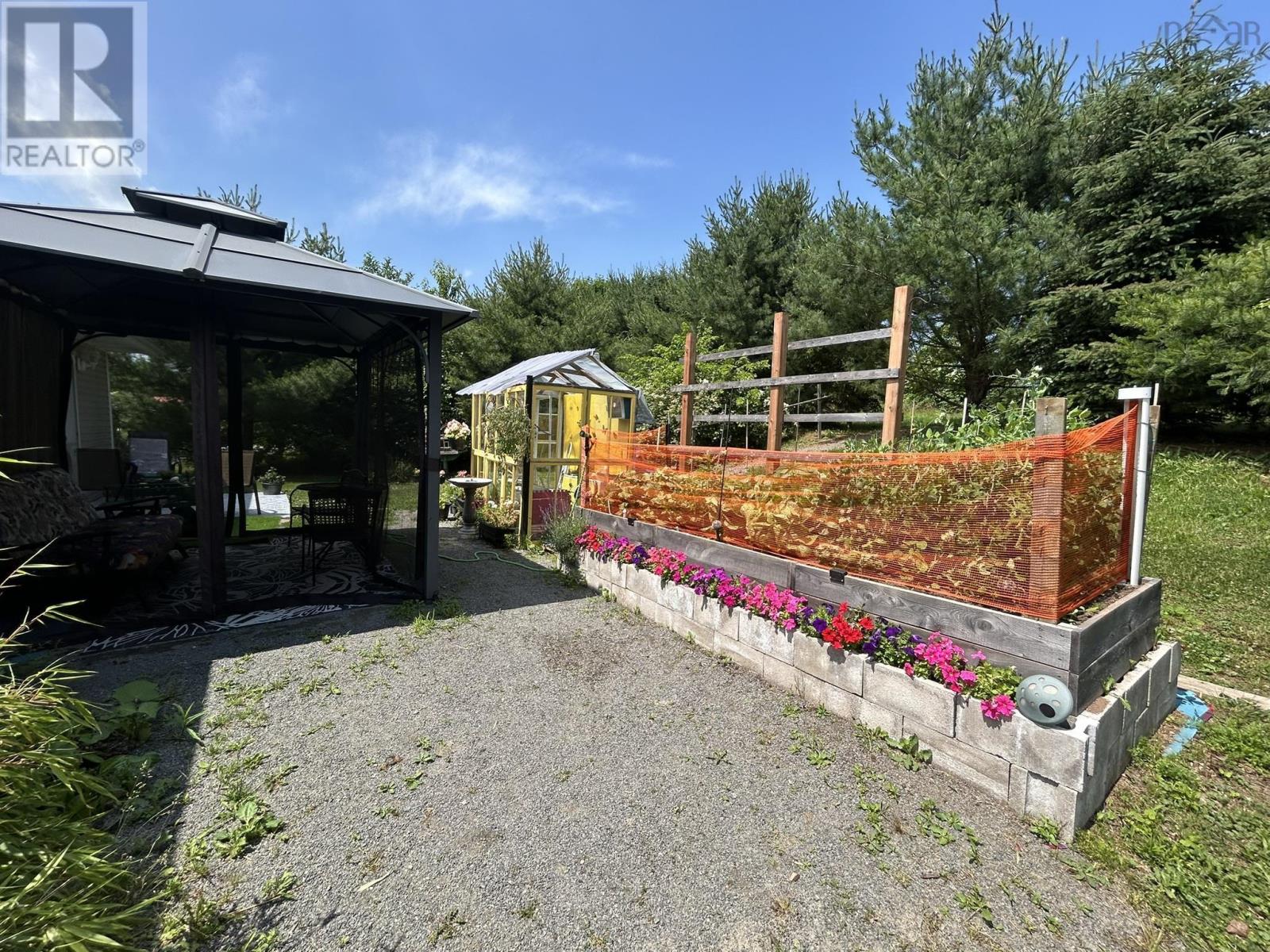 13697 Highway 1, Hants Border, Nova Scotia  B0P 1P0 - Photo 34 - 202516875