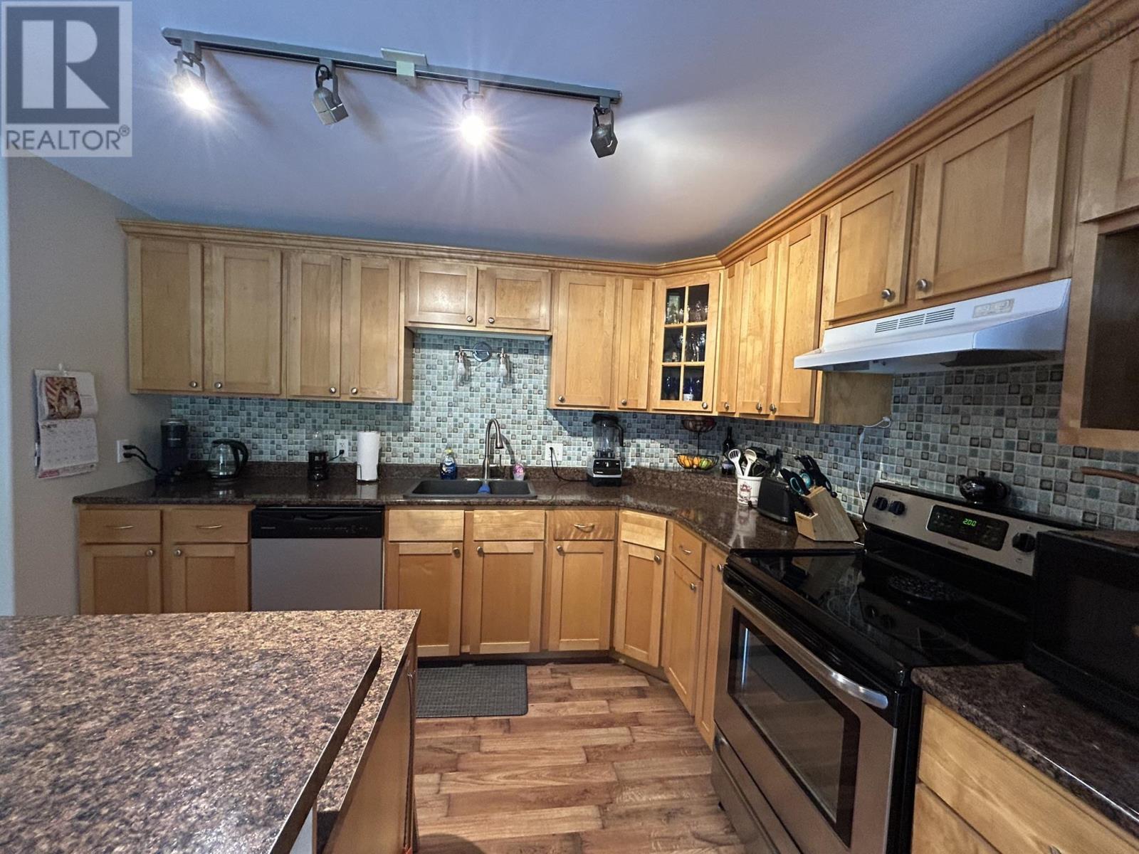 13697 Highway 1, Hants Border, Nova Scotia  B0P 1P0 - Photo 21 - 202516875