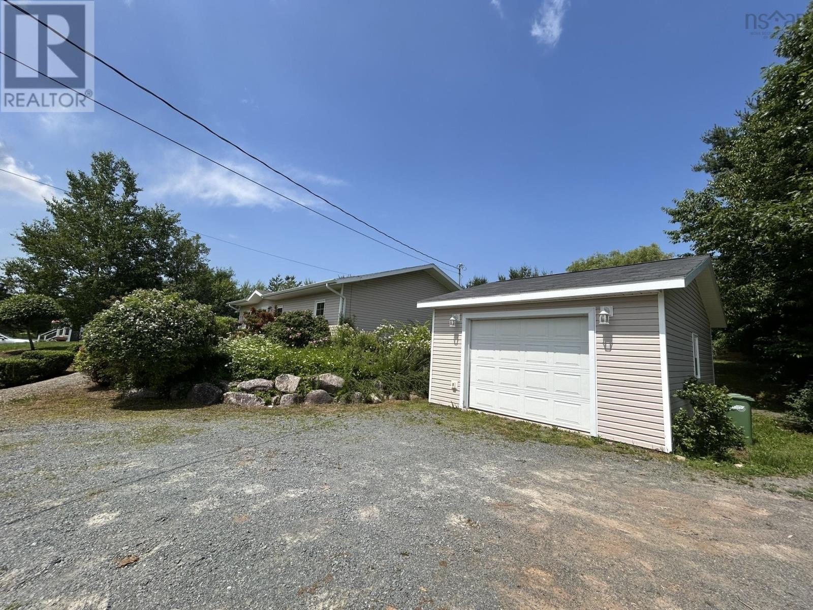 13697 Highway 1, Hants Border, Nova Scotia  B0P 1P0 - Photo 16 - 202516875