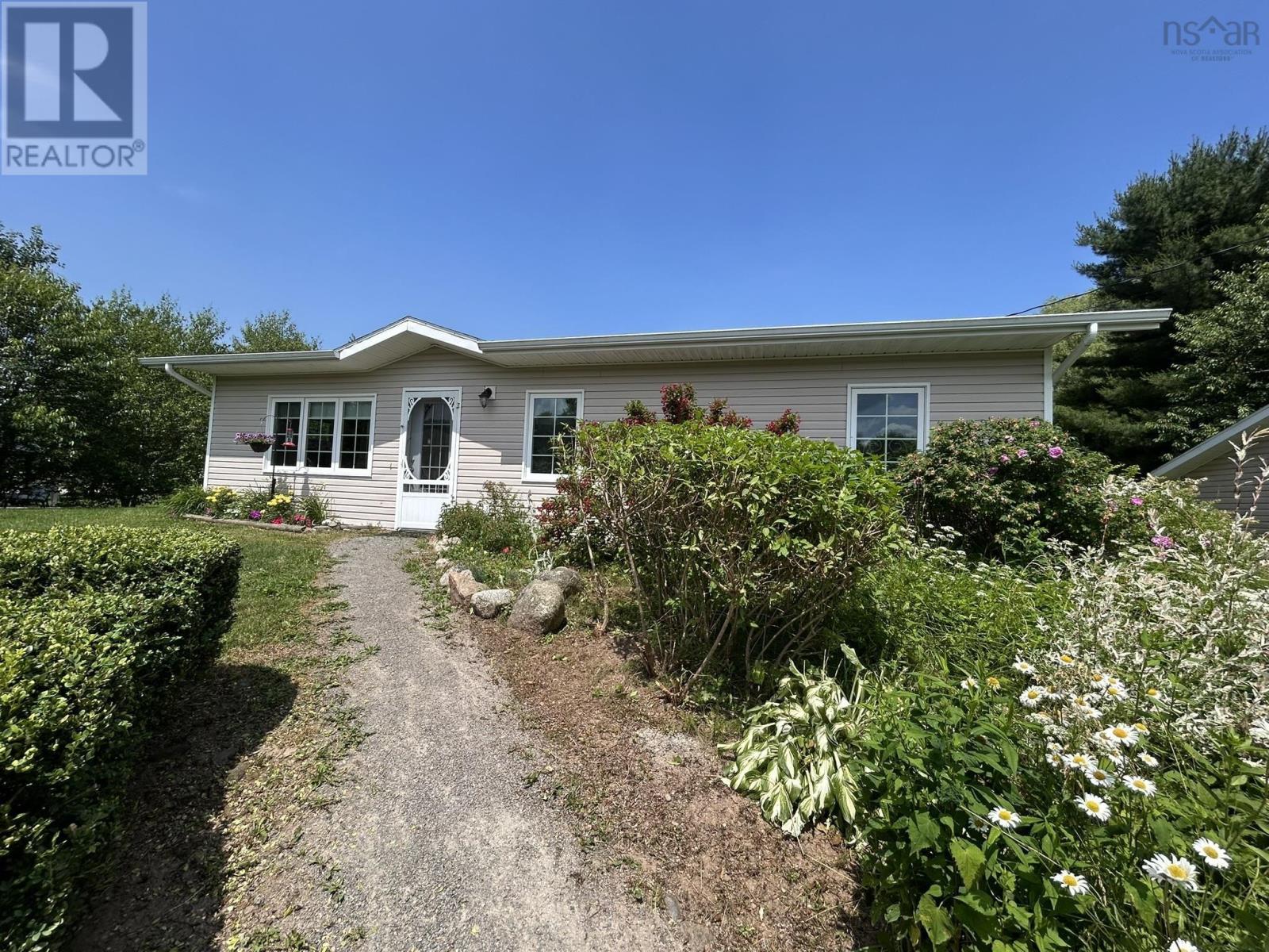 13697 Highway 1, Hants Border, Nova Scotia  B0P 1P0 - Photo 8 - 202516875