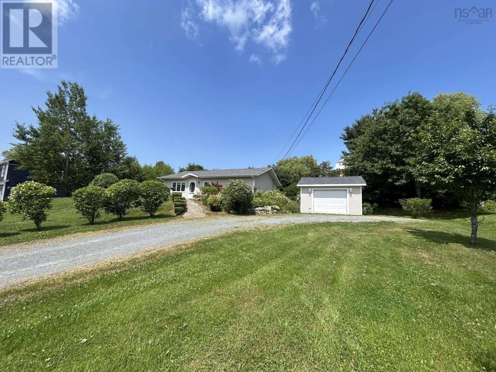 13697 Highway 1, Hants Border, Nova Scotia  B0P 1P0 - Photo 13 - 202516875