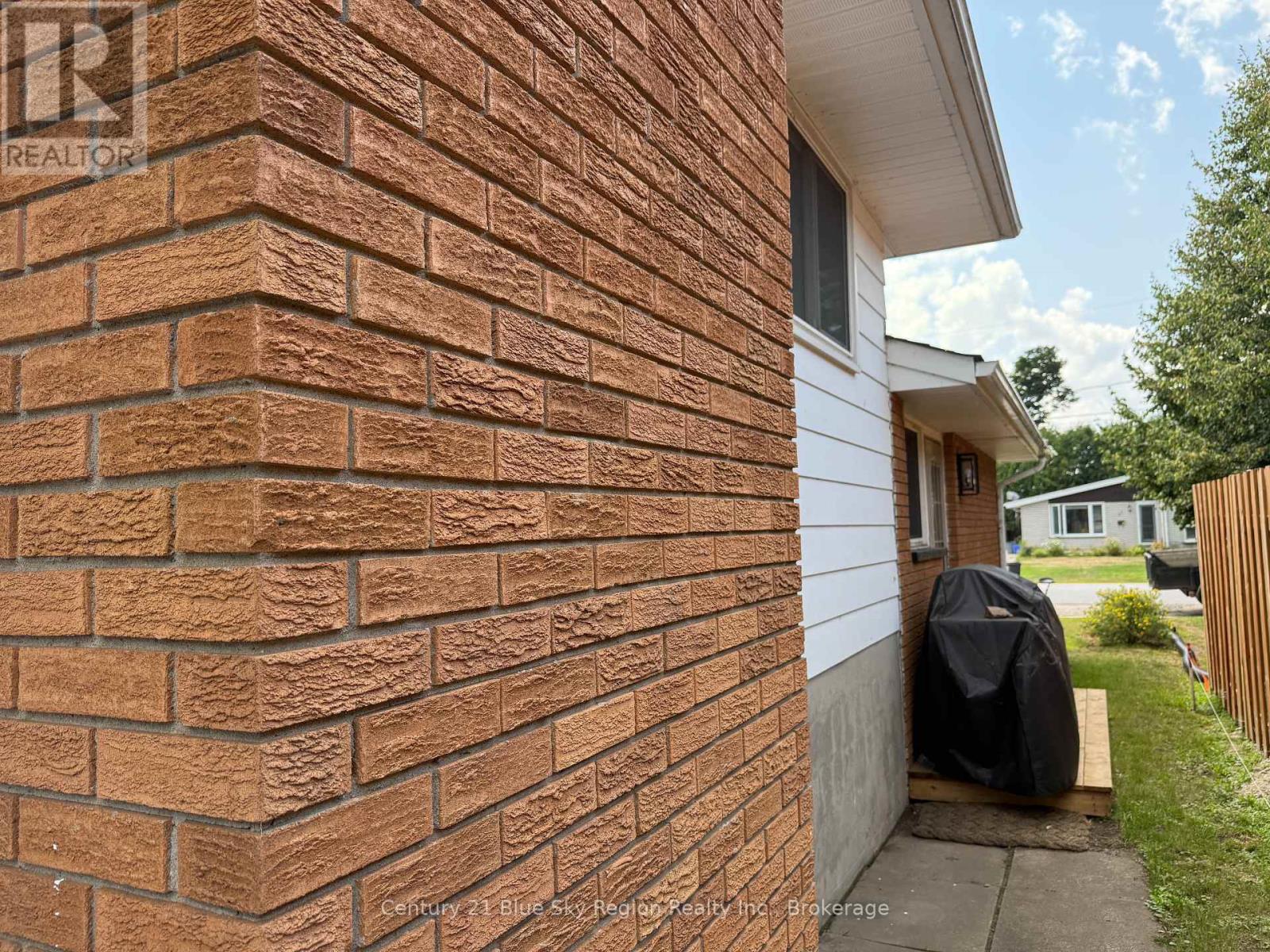 14 Marshall Park Drive, North Bay, Ontario  P1A 2N9 - Photo 42 - X12341234