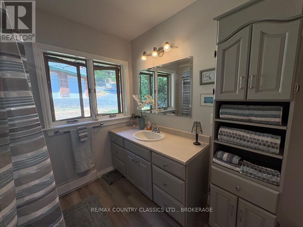 1200 South Pinnacle Point Lane, Frontenac, Ontario  K0H 1B0 - Photo 18 - X12341246