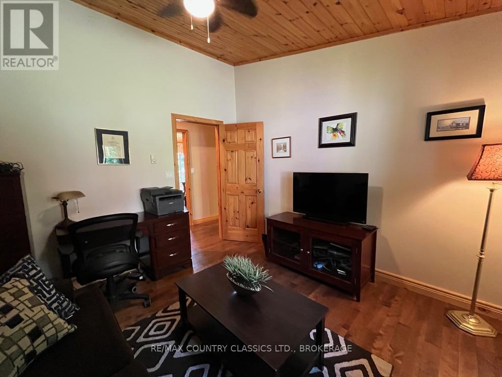 1200 South Pinnacle Point Lane, Frontenac, Ontario  K0H 1B0 - Photo 29 - X12341246