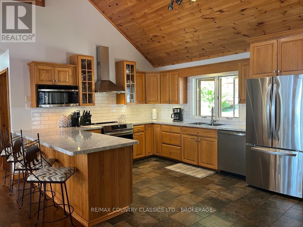 1200 South Pinnacle Point Lane, Frontenac, Ontario  K0H 1B0 - Photo 4 - X12341246