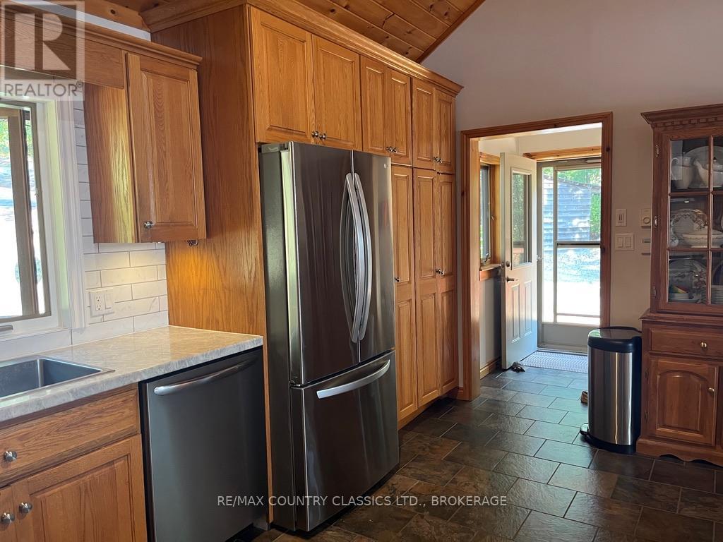 1200 South Pinnacle Point Lane, Frontenac, Ontario  K0H 1B0 - Photo 5 - X12341246