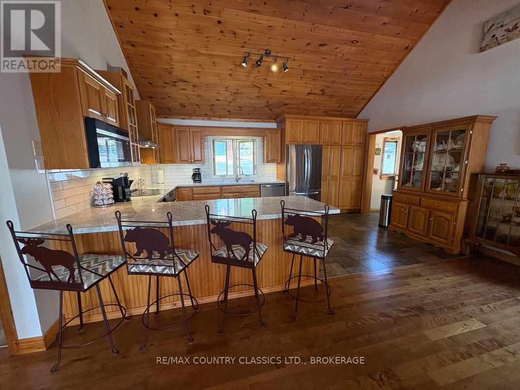 1200 South Pinnacle Point Lane, Frontenac, Ontario  K0H 1B0 - Photo 8 - X12341246