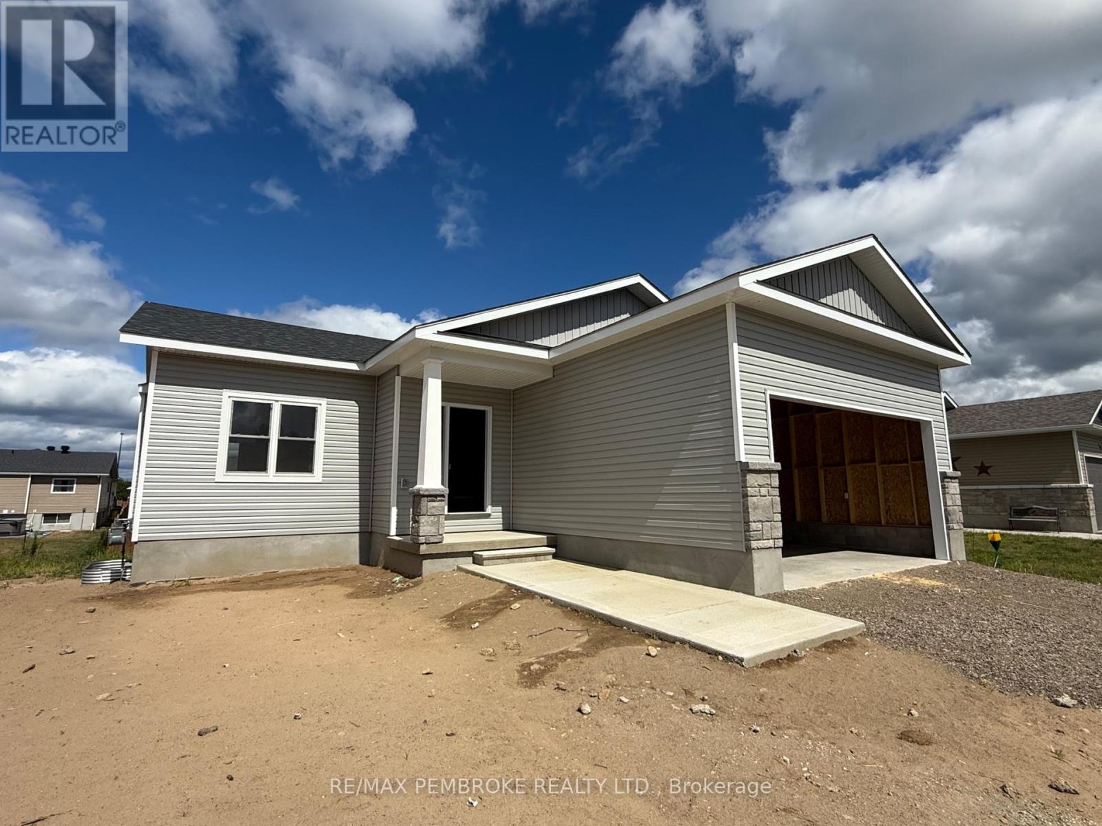 14 Durant Street, Petawawa, Ontario  K8H 0G2 - Photo 1 - X12341248