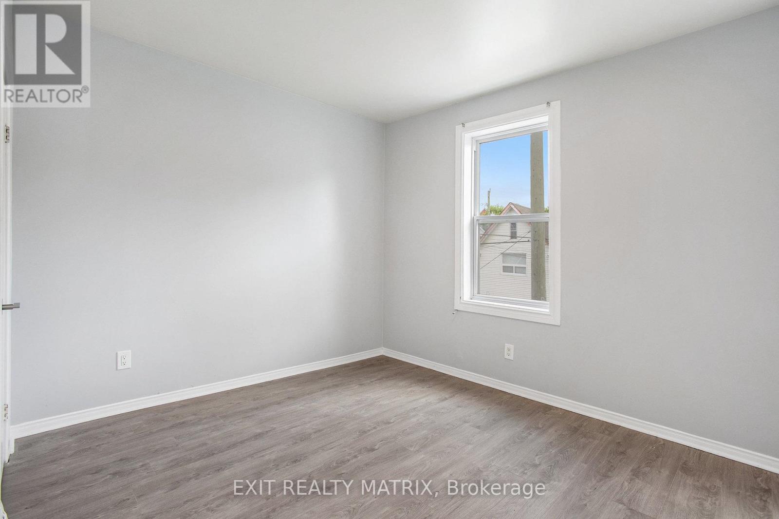 2 - 256 Park Street, Ottawa, Ontario  K1L 7G8 - Photo 10 - X12341250