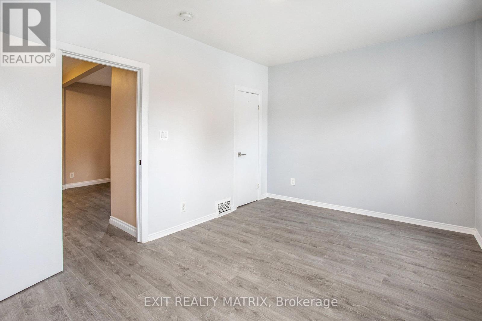 2 - 256 Park Street, Ottawa, Ontario  K1L 7G8 - Photo 11 - X12341250