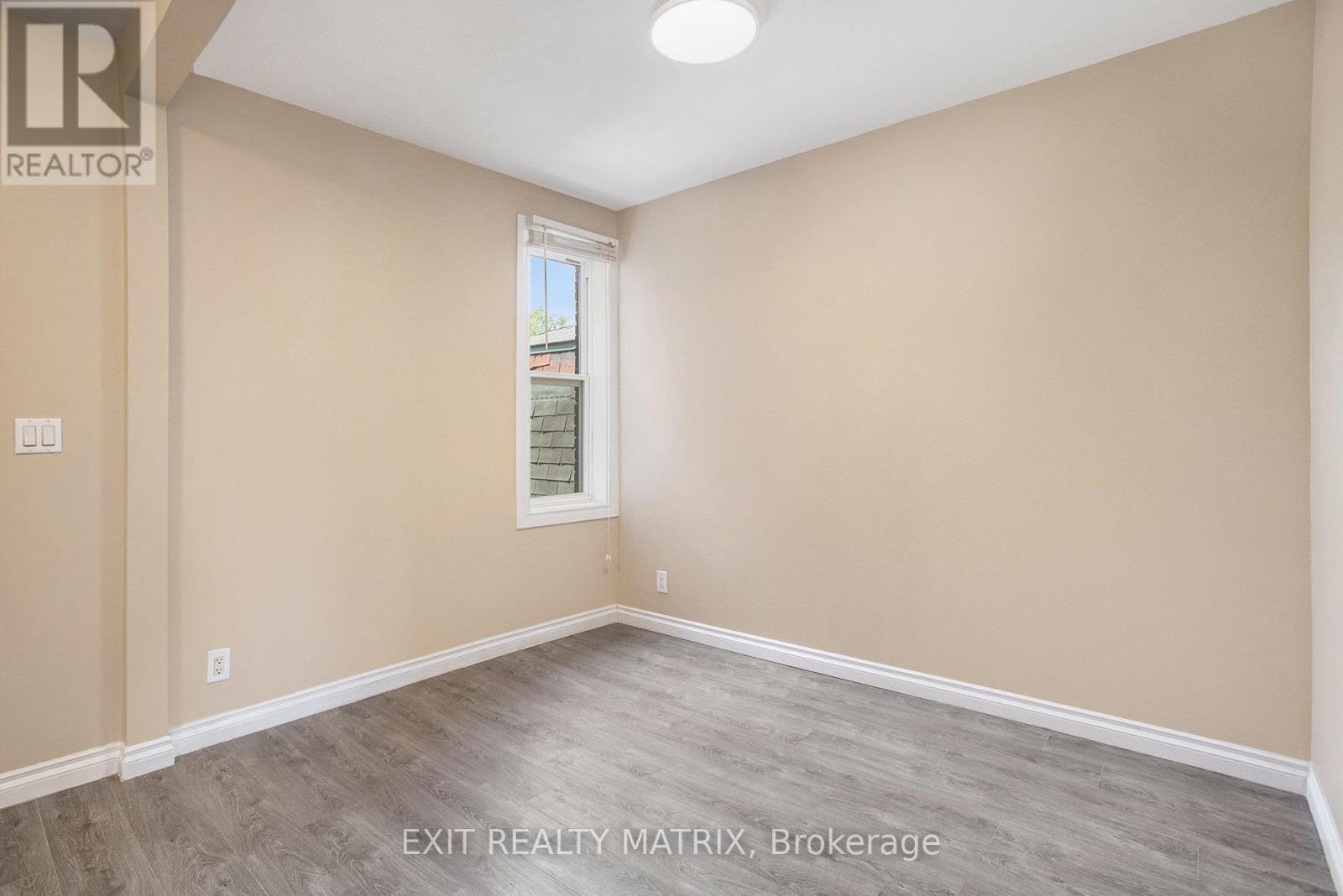 2 - 256 Park Street, Ottawa, Ontario  K1L 7G8 - Photo 4 - X12341250