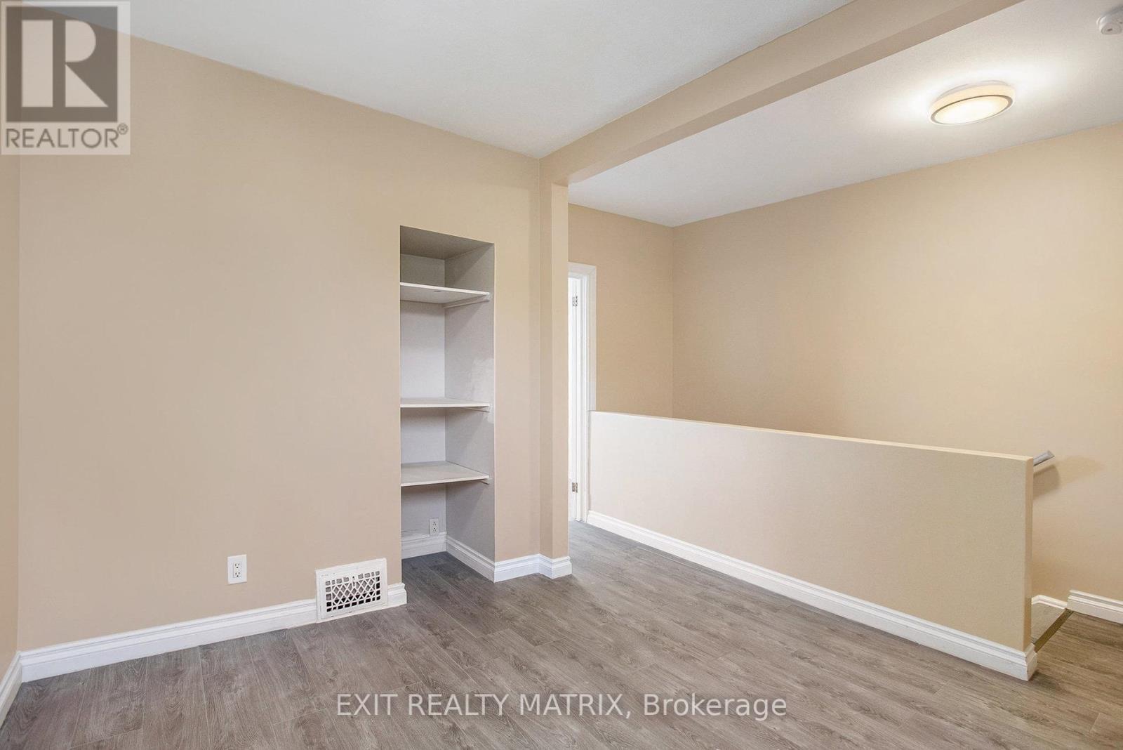 2 - 256 Park Street, Ottawa, Ontario  K1L 7G8 - Photo 5 - X12341250