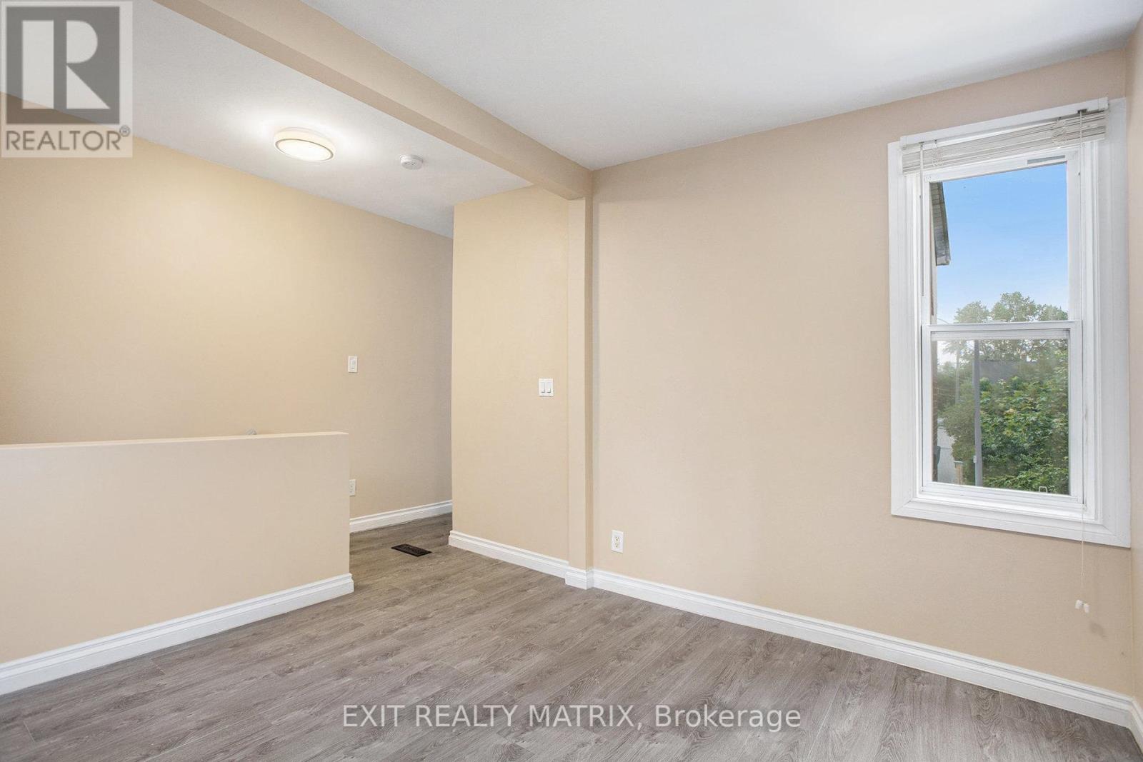 2 - 256 Park Street, Ottawa, Ontario  K1L 7G8 - Photo 6 - X12341250