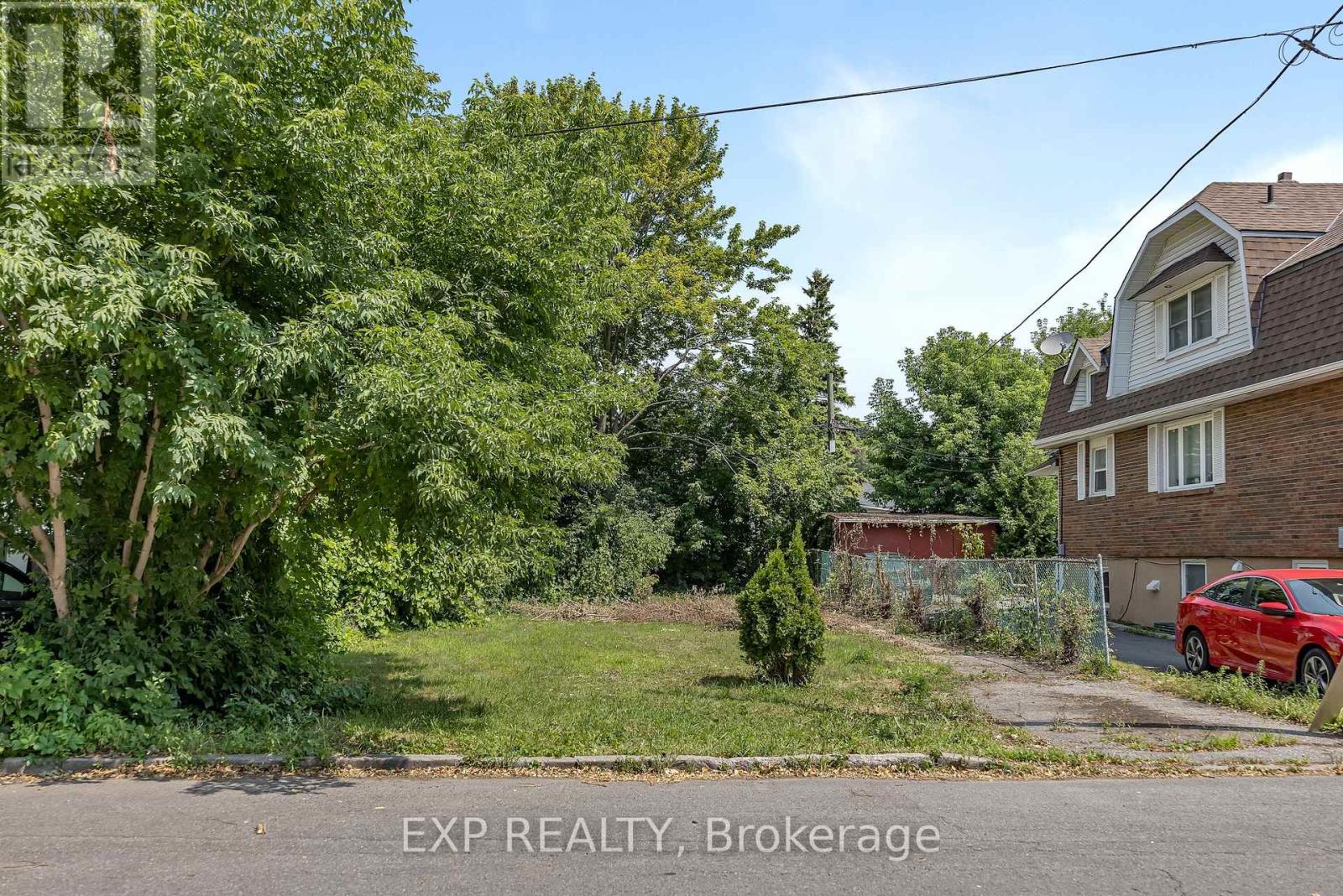 29 Marquette Avenue, Ottawa, Ontario  K1L 5K3 - Photo 2 - X12341275