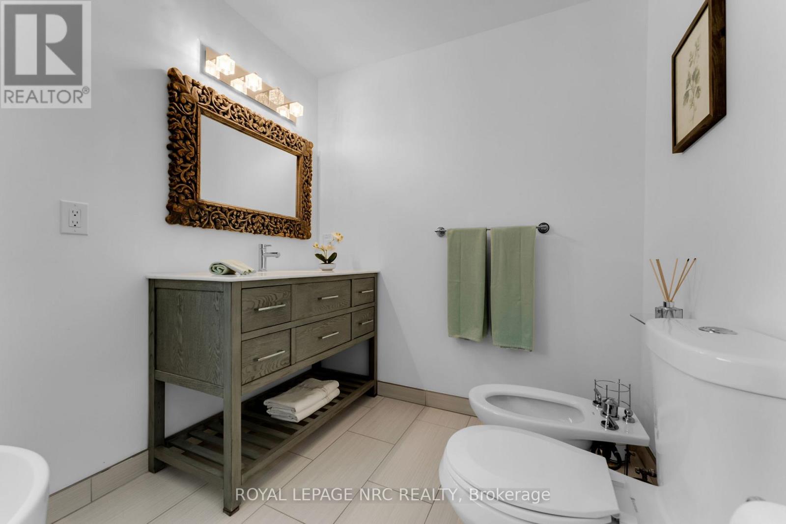 2435 Dorchester Road, Niagara Falls, Ontario  L2J 2Y9 - Photo 13 - X12341218