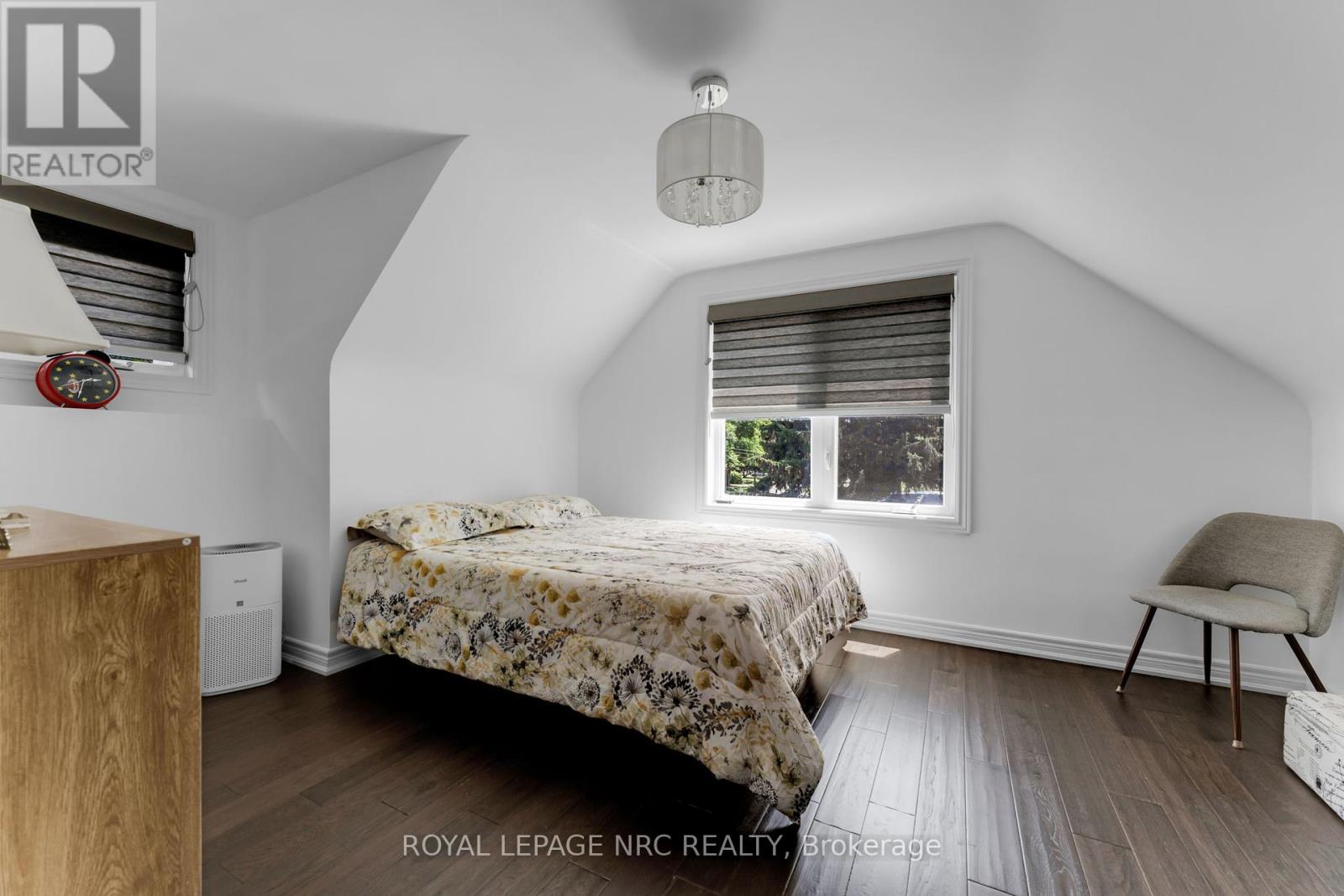 2435 Dorchester Road, Niagara Falls, Ontario  L2J 2Y9 - Photo 17 - X12341218