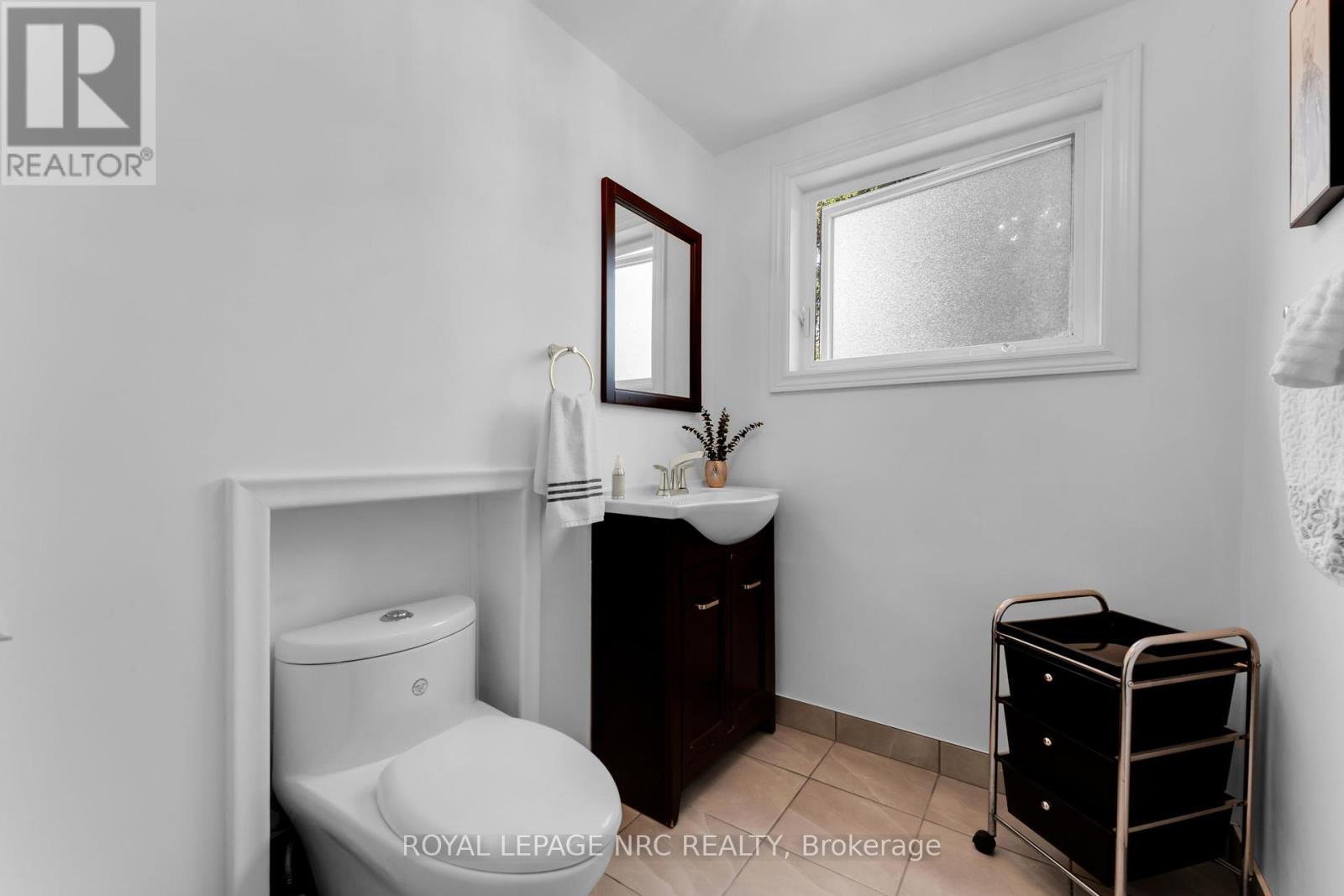 2435 Dorchester Road, Niagara Falls, Ontario  L2J 2Y9 - Photo 18 - X12341218