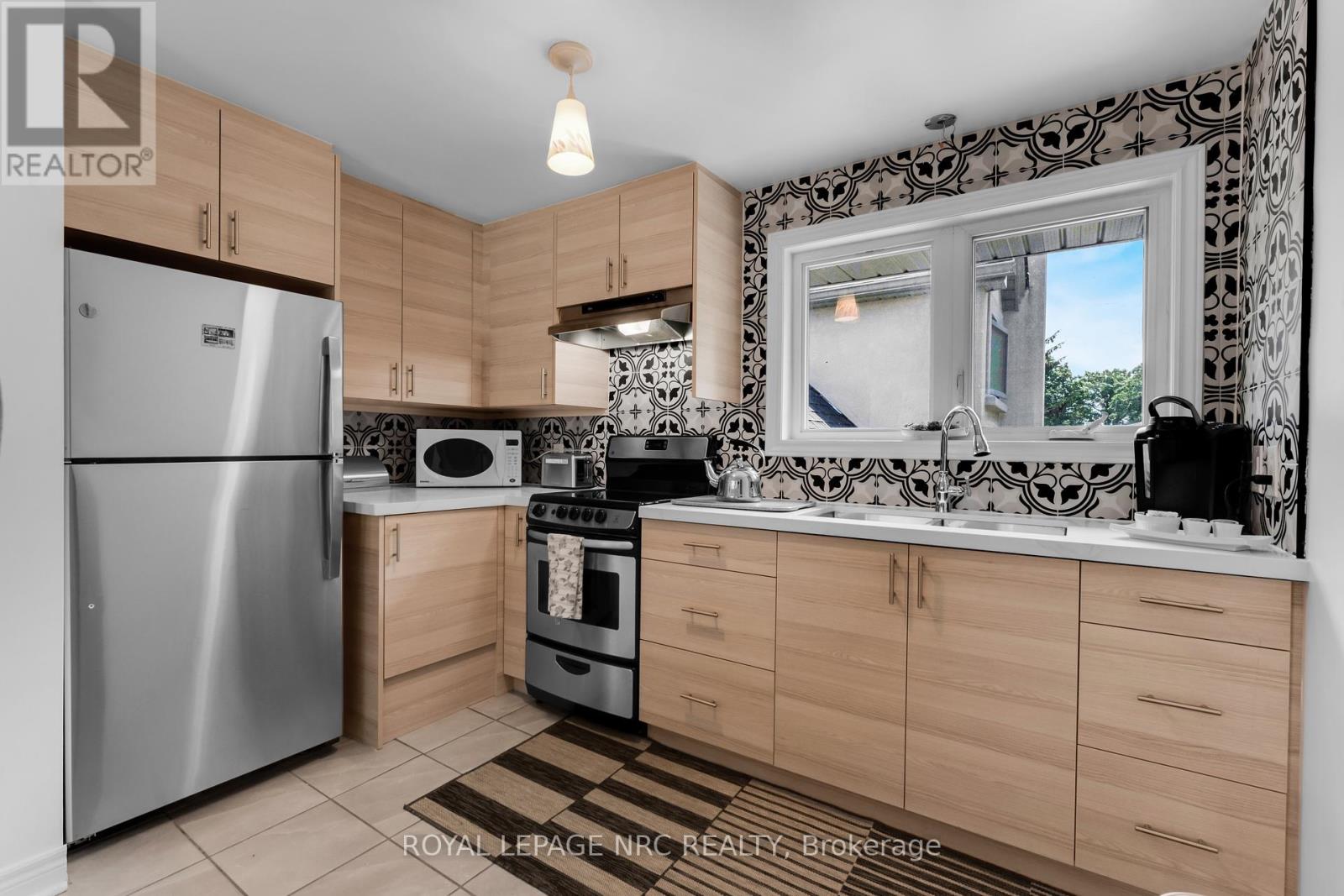 2435 Dorchester Road, Niagara Falls, Ontario  L2J 2Y9 - Photo 21 - X12341218