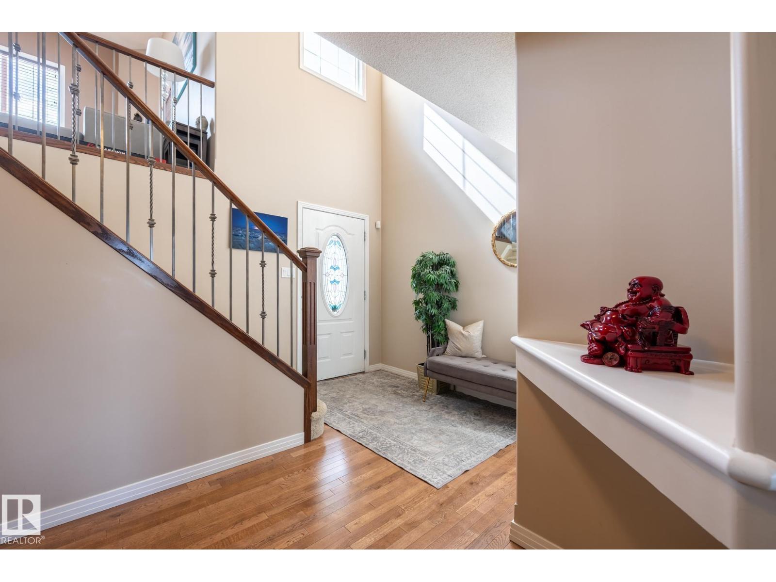 8214 6 Av Sw, Edmonton, Alberta  T6X 1L6 - Photo 3 - E4452648