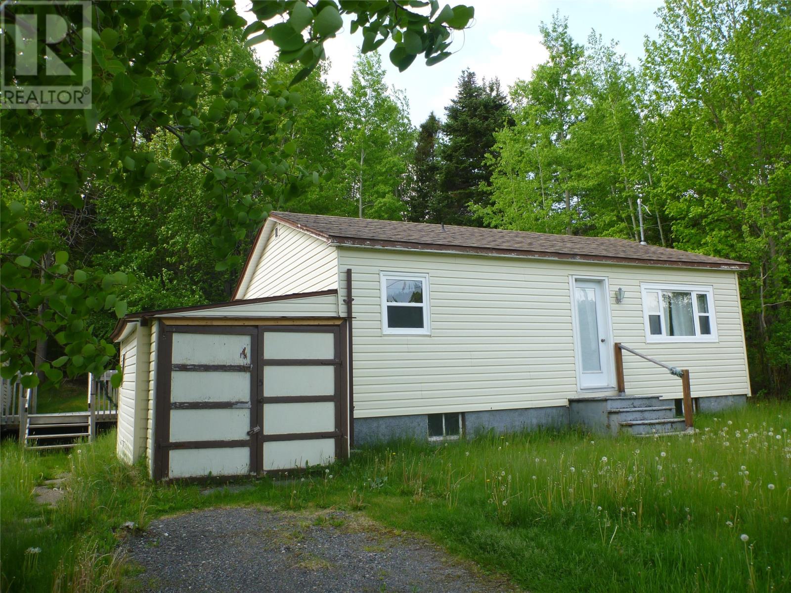 2 Beach Path Road, Deep Bight, Newfoundland & Labrador