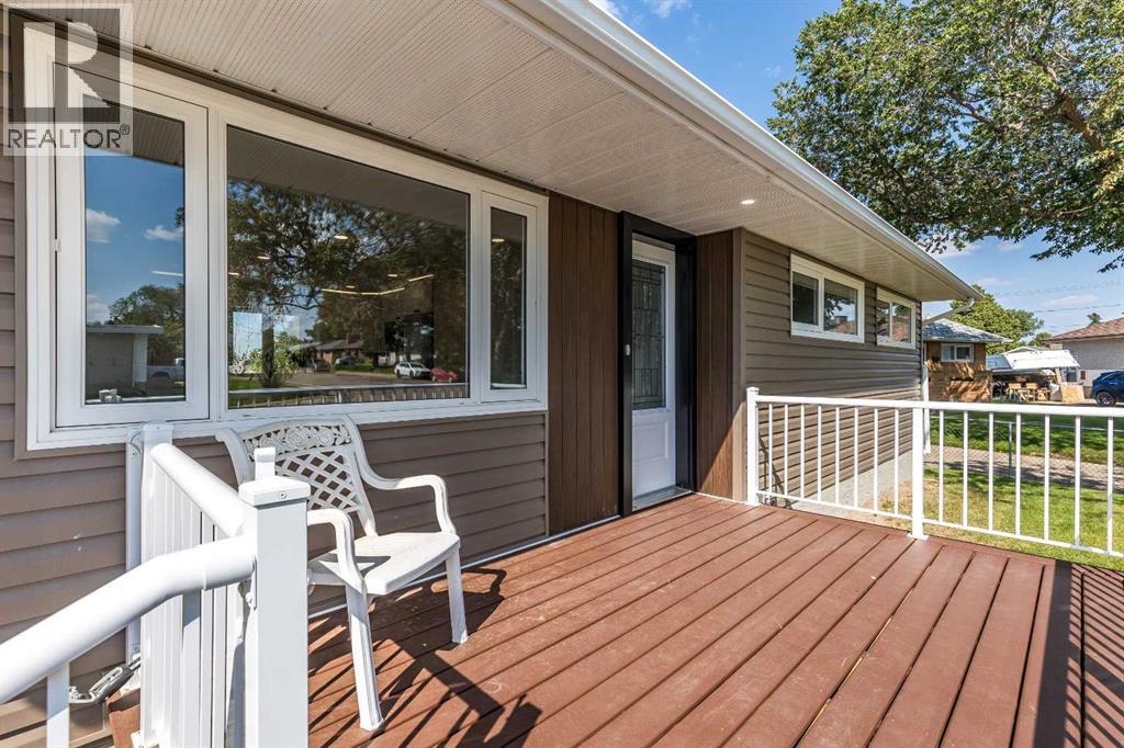 Property at 1316 Mckenzie Crescent NW image 2