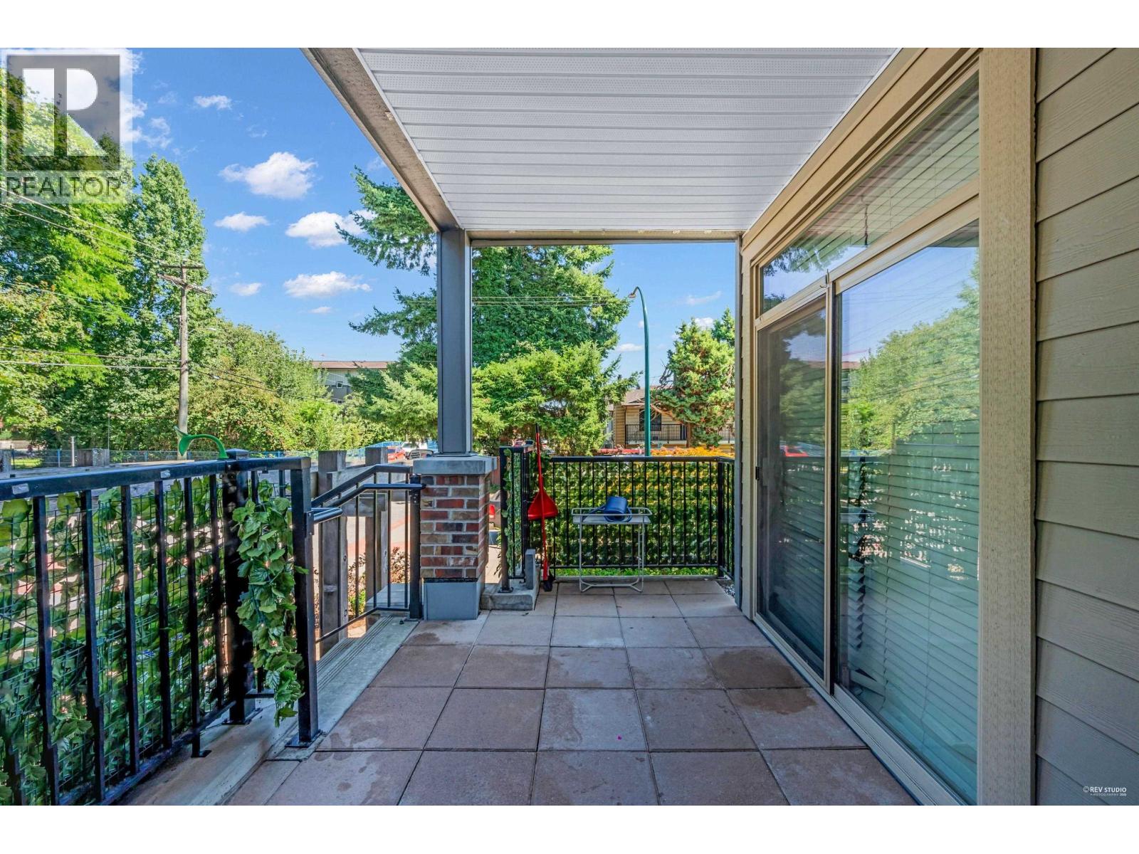 101 2436 Kelly Avenue, Port Coquitlam, British Columbia  V3C 0G9 - Photo 2 - R3036387