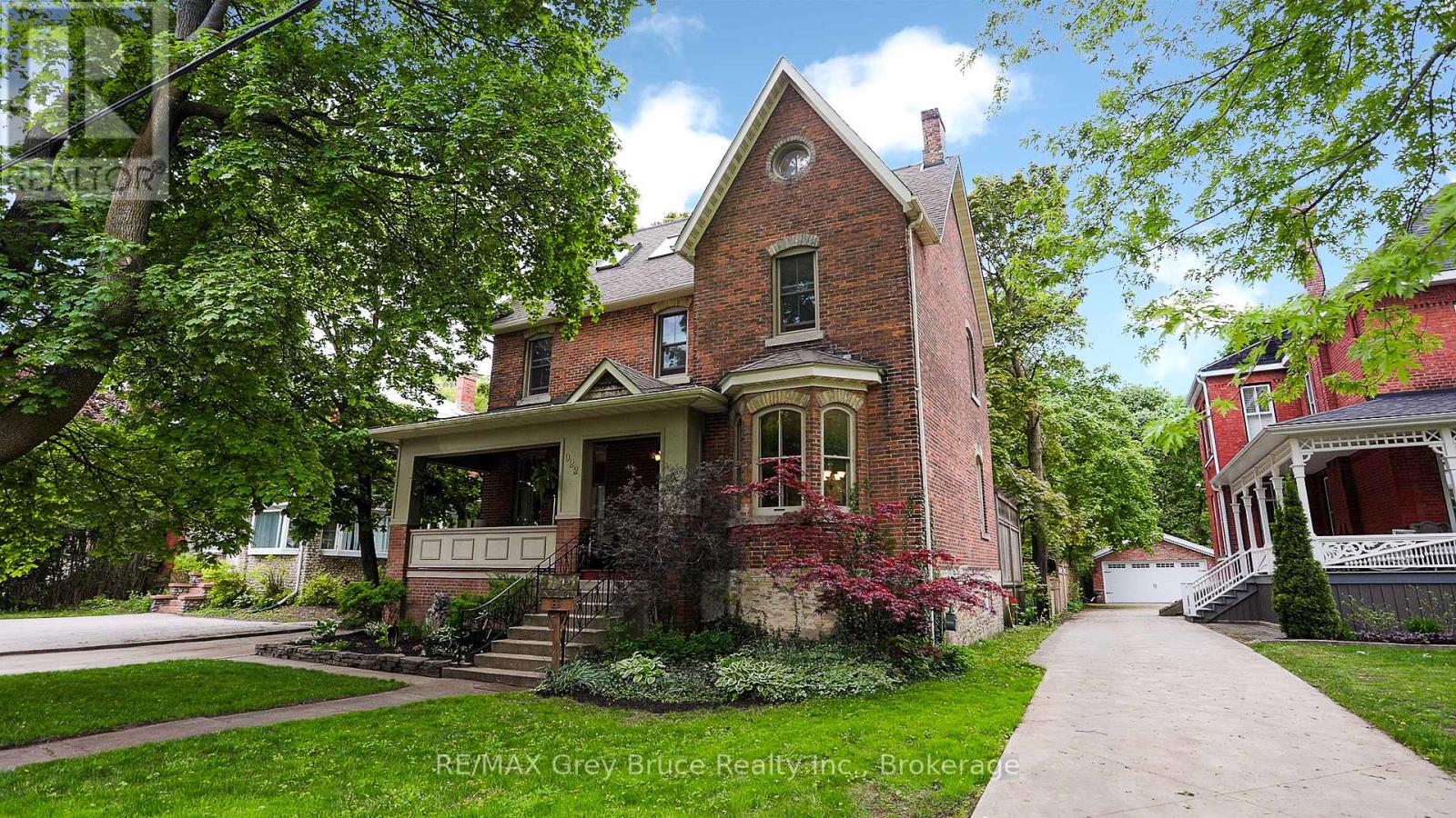 922 3rd Avenue W, Owen Sound, Ontario  N4K 4P6 - Photo 1 - X12341300