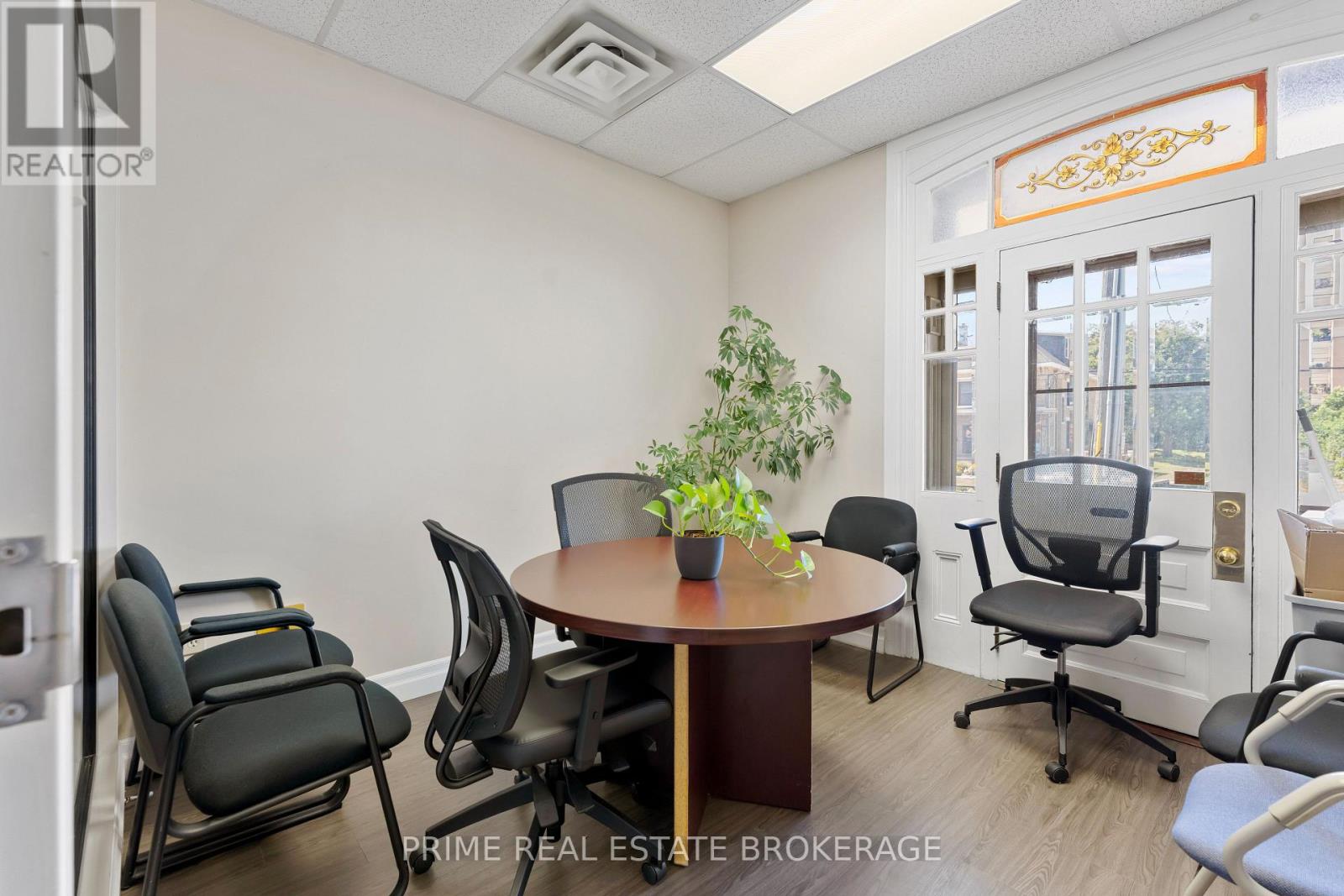 580 Waterloo Street, London East (East F), Ontario  N6B 2P9 - Photo 7 - X12341291
