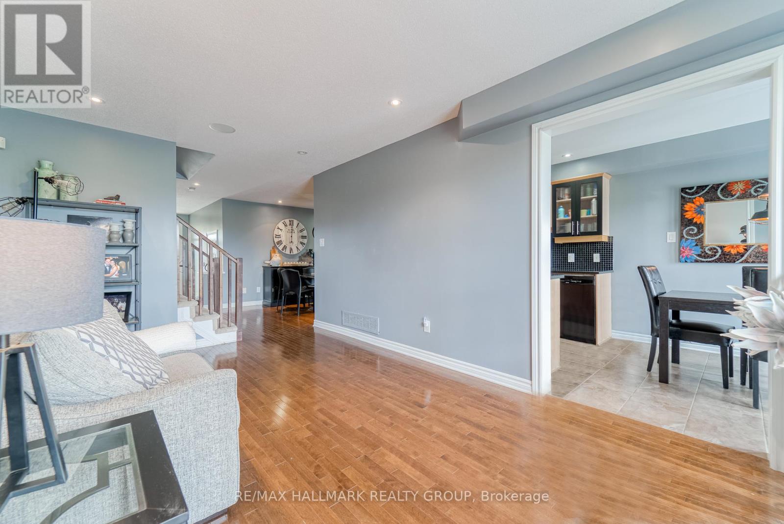 228 Eye Bright Crescent, Ottawa, Ontario  K1V 2K6 - Photo 11 - X12341319