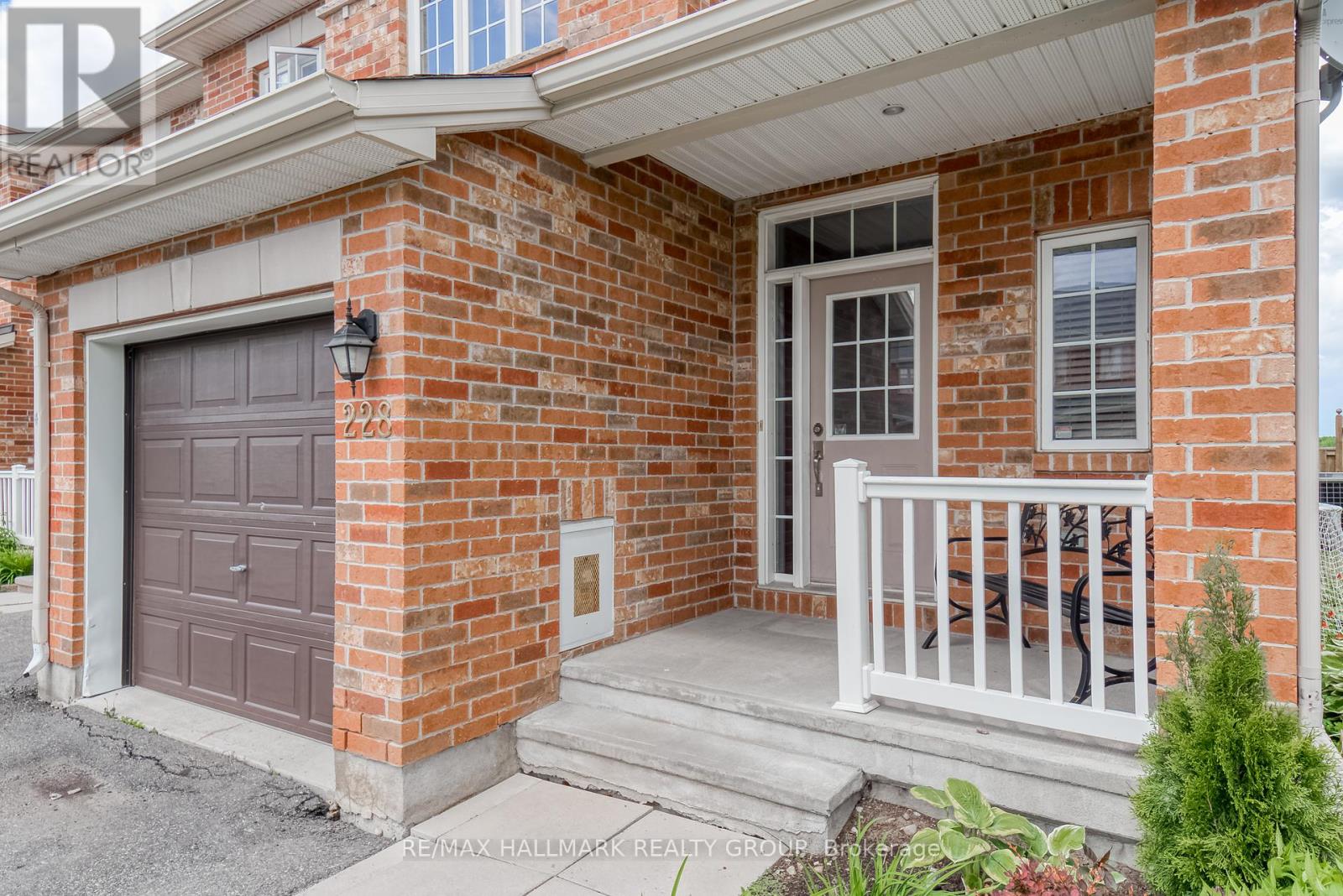 228 Eye Bright Crescent, Ottawa, Ontario  K1V 2K6 - Photo 2 - X12341319