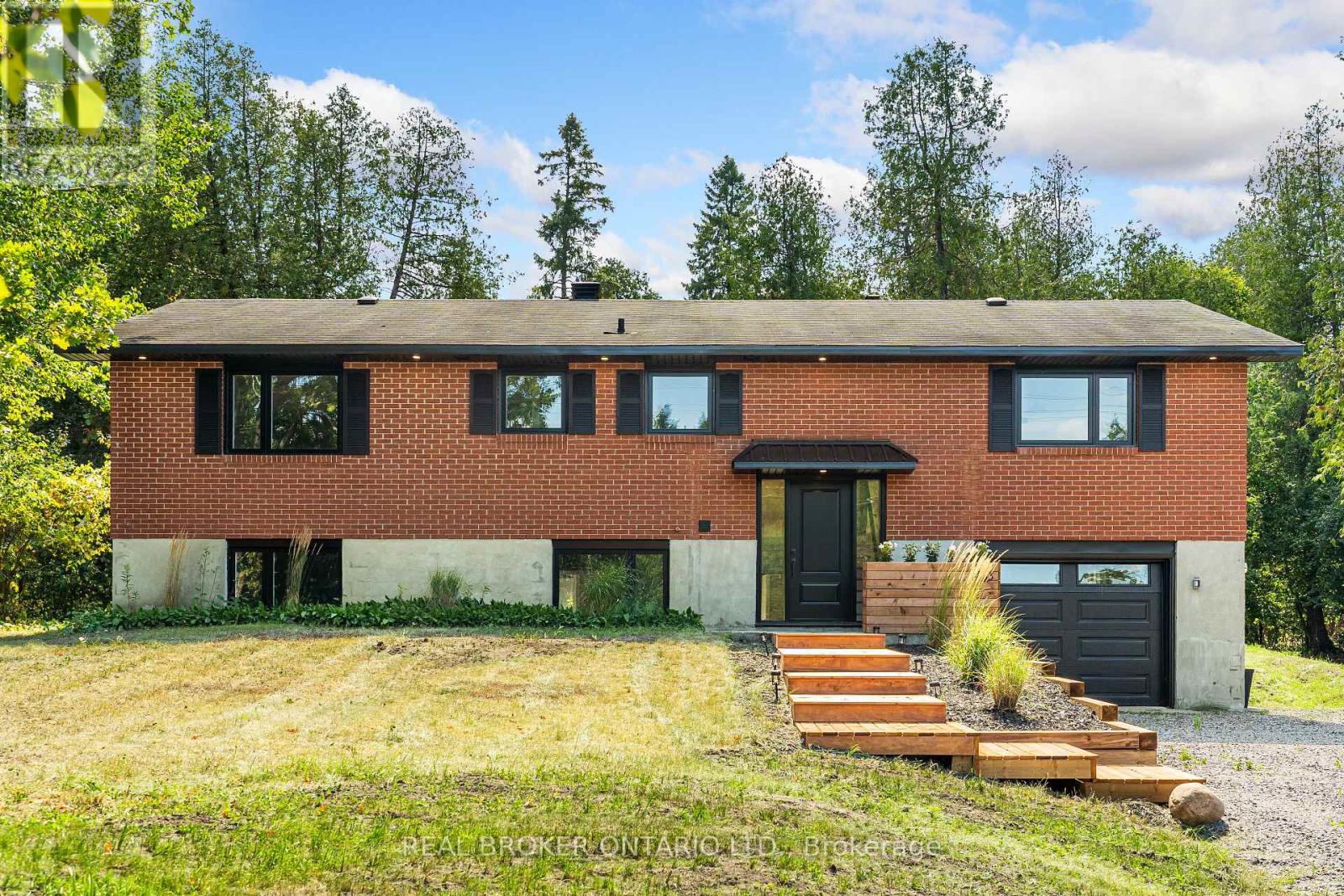 Property at 833 BEAVERTAIL ROAD image 2