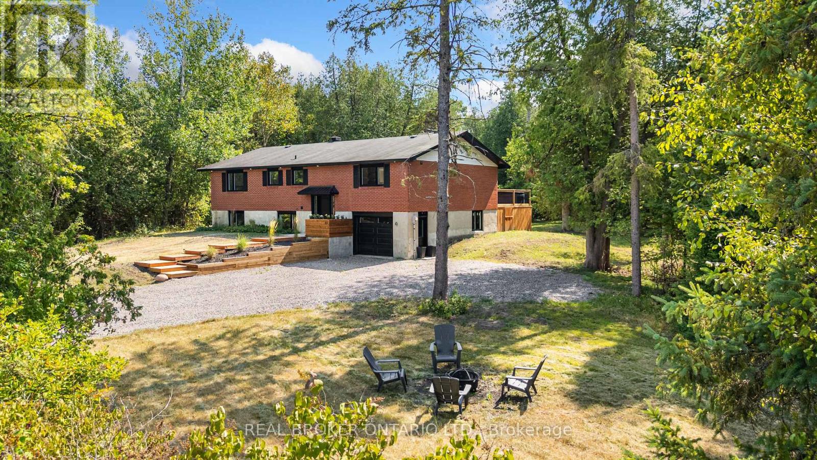 Property at 833 BEAVERTAIL ROAD image 5