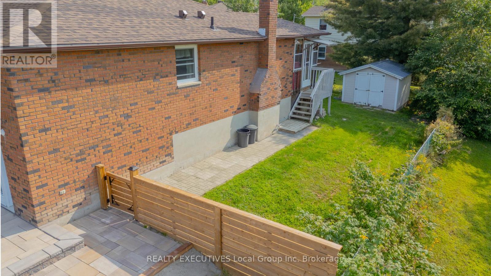 Property at 782 LAURENTIAN AVENUE E image 3