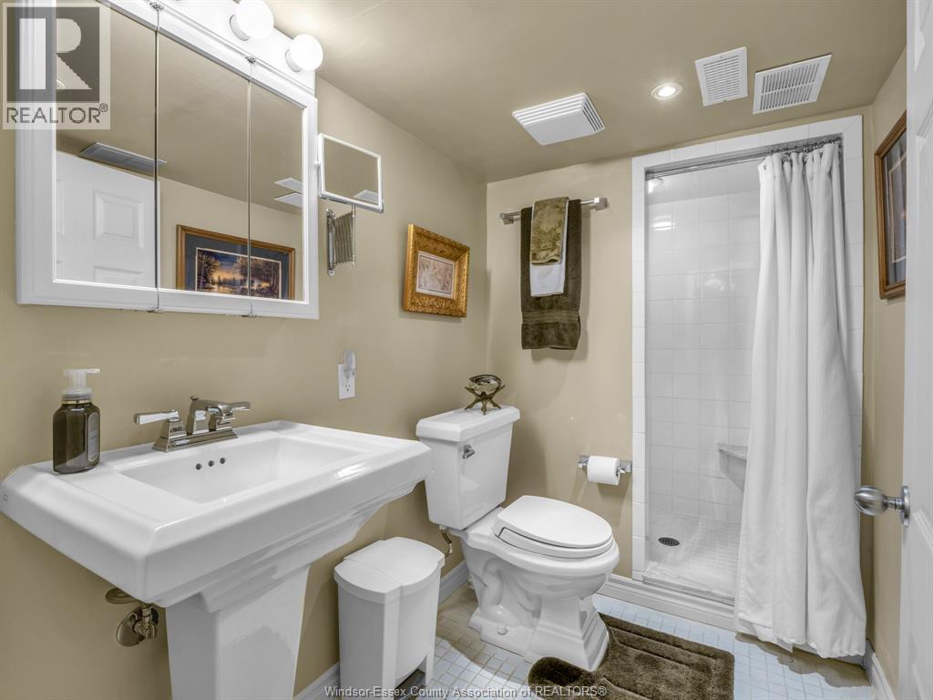 970 Victoria Avenue, Windsor, Ontario  N9A 4N4 - Photo 33 - 25020574