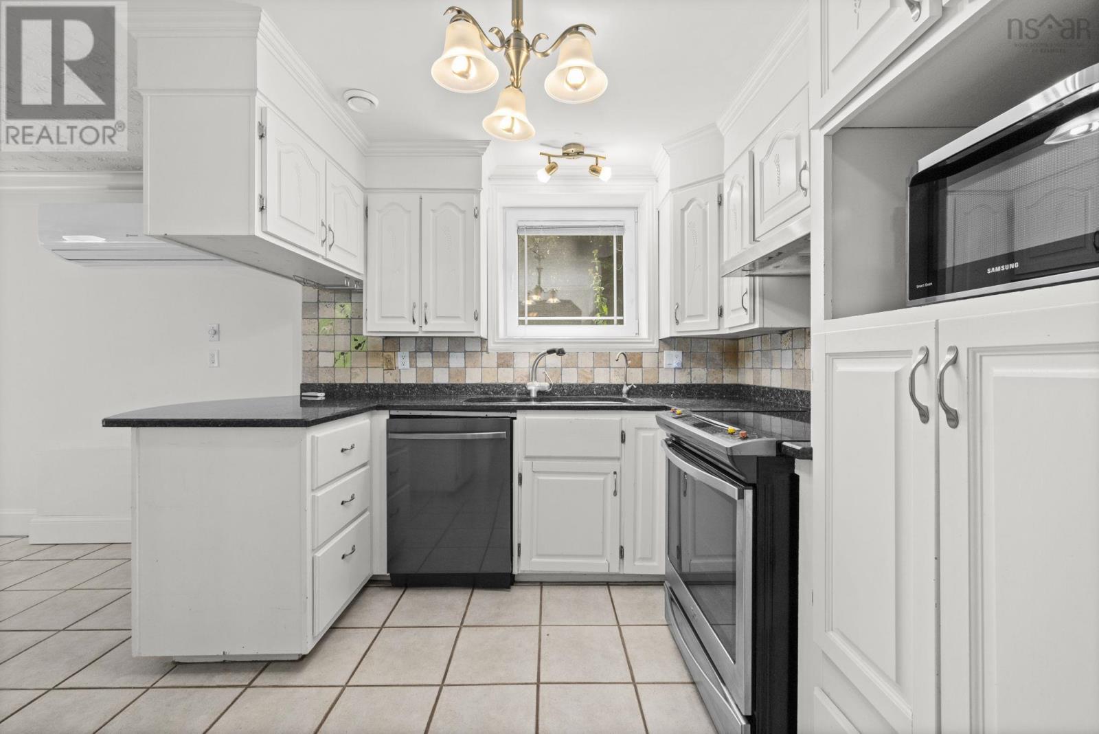 333/335 Kings Road, Wellington, Nova Scotia  B2T 1A2 - Photo 13 - 202516599