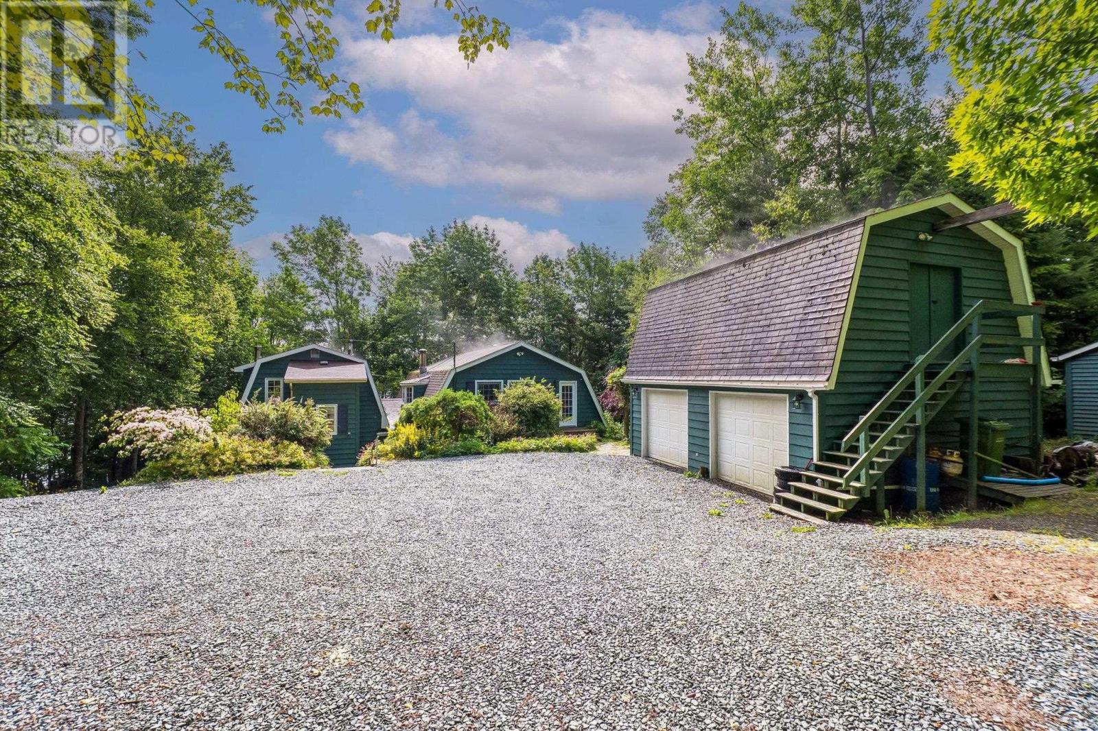 333/335 Kings Road, Wellington, Nova Scotia  B2T 1A2 - Photo 3 - 202516599