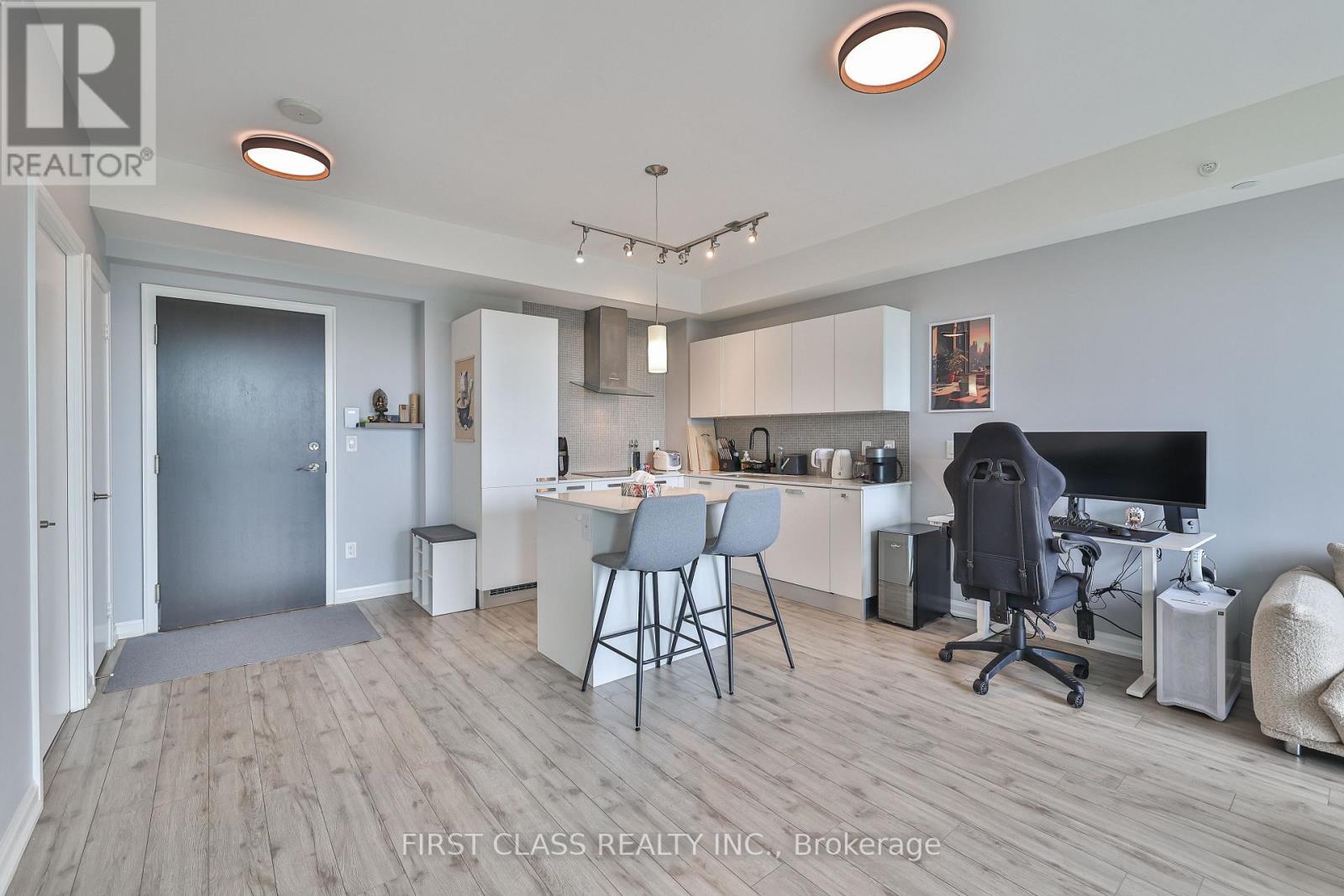 1004 - 11 Bogert Avenue, Toronto, Ontario  M2N 0H4 - Photo 4 - C12341049