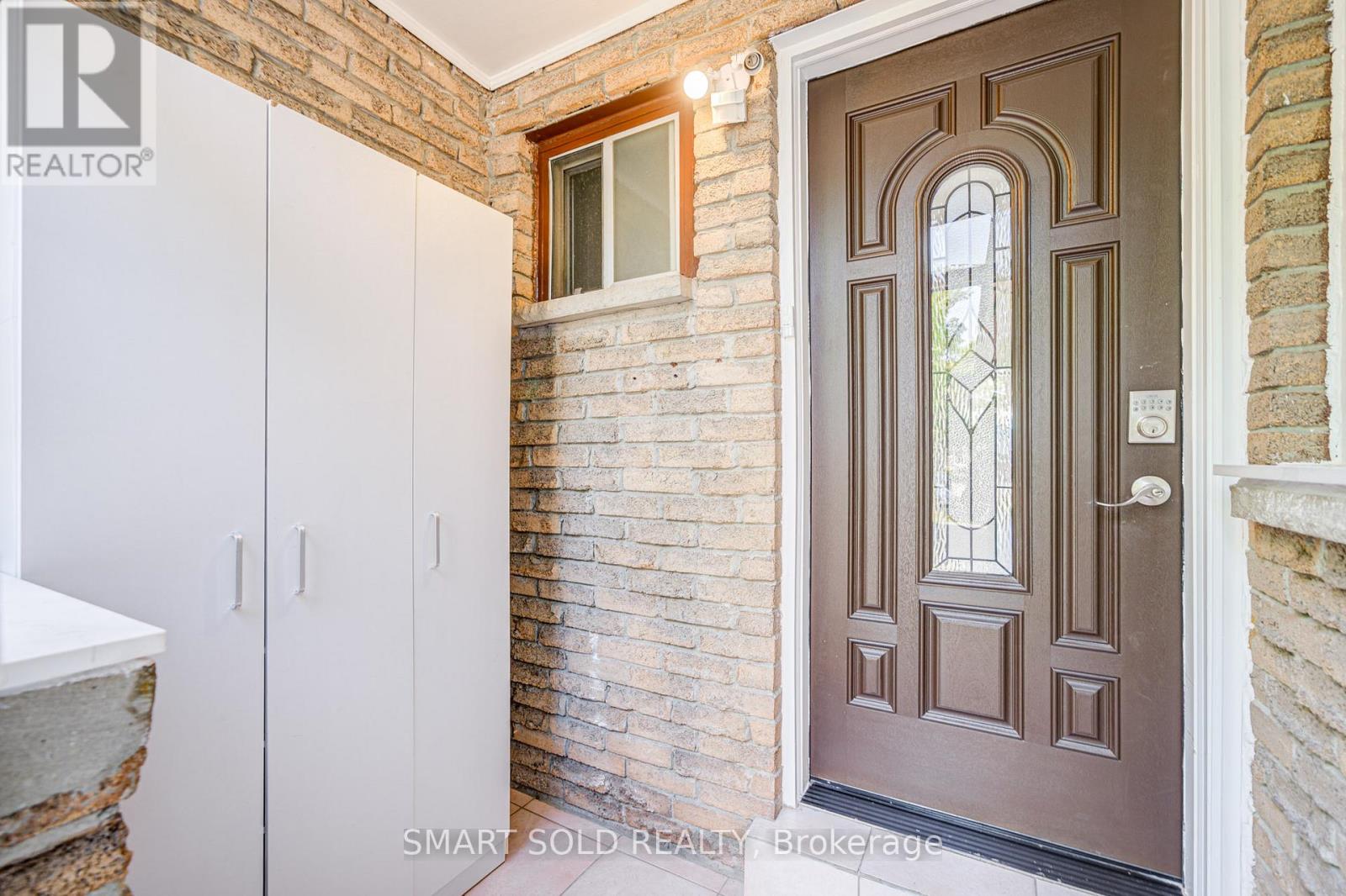 Property at 81 RAKEWOOD CRESCENT image 4