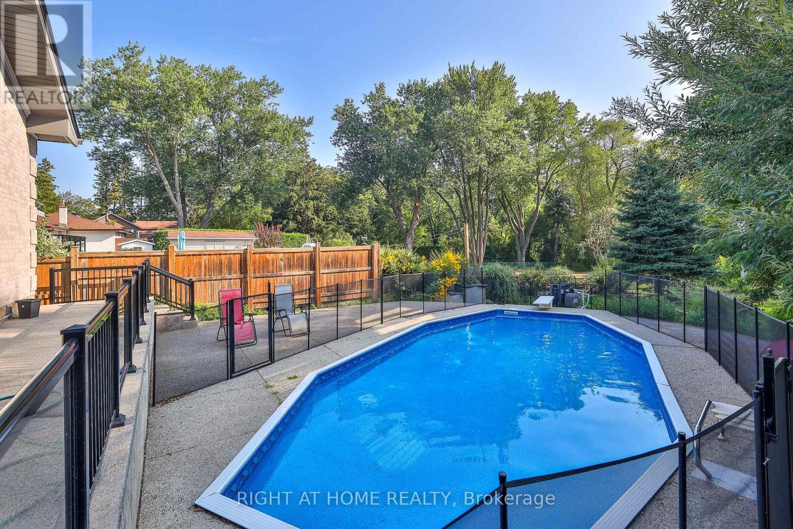1901 Spruce Hill Road, Pickering, Ontario  L1V 1S6 - Photo 3 - E12341083