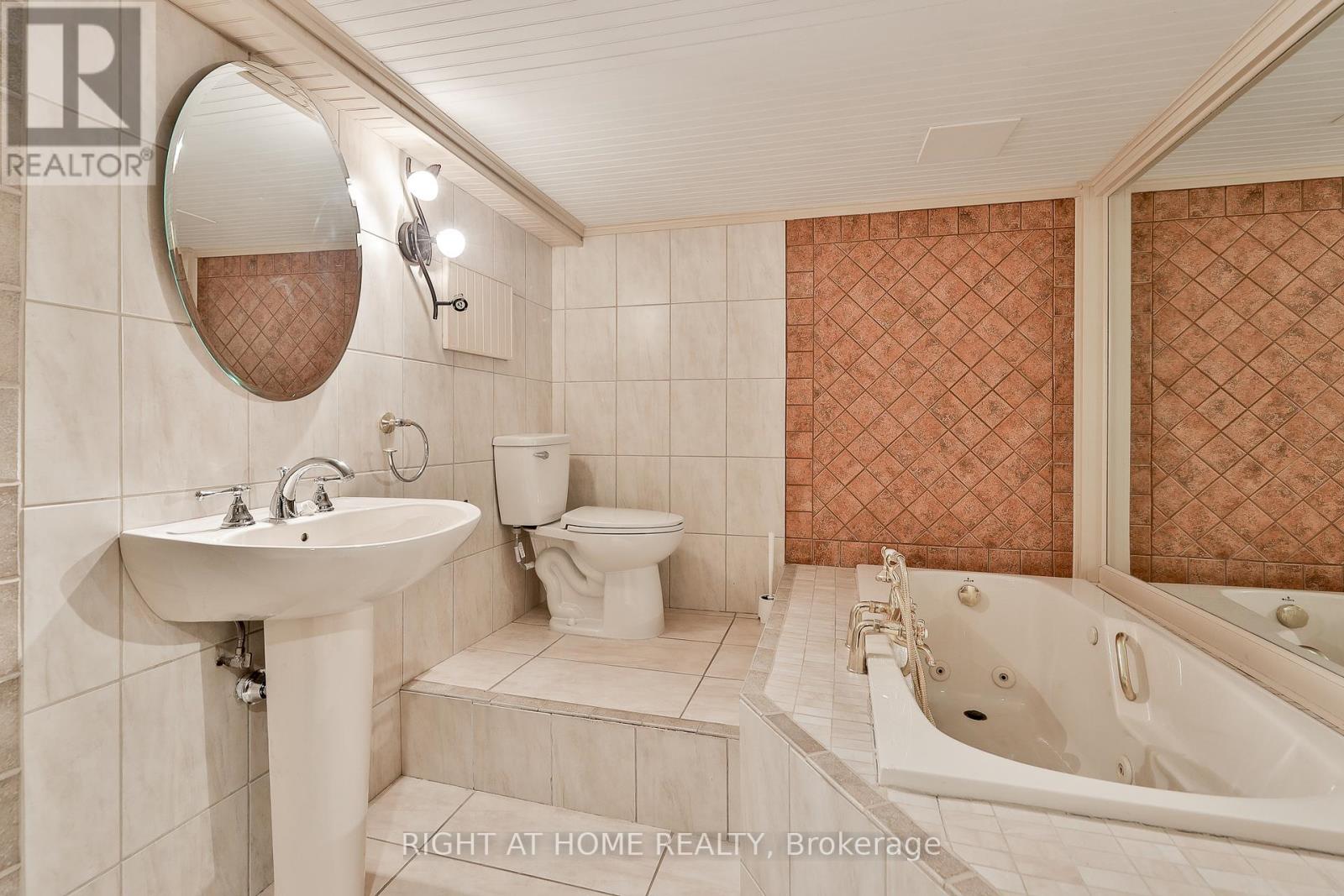 1901 Spruce Hill Road, Pickering, Ontario  L1V 1S6 - Photo 36 - E12341083