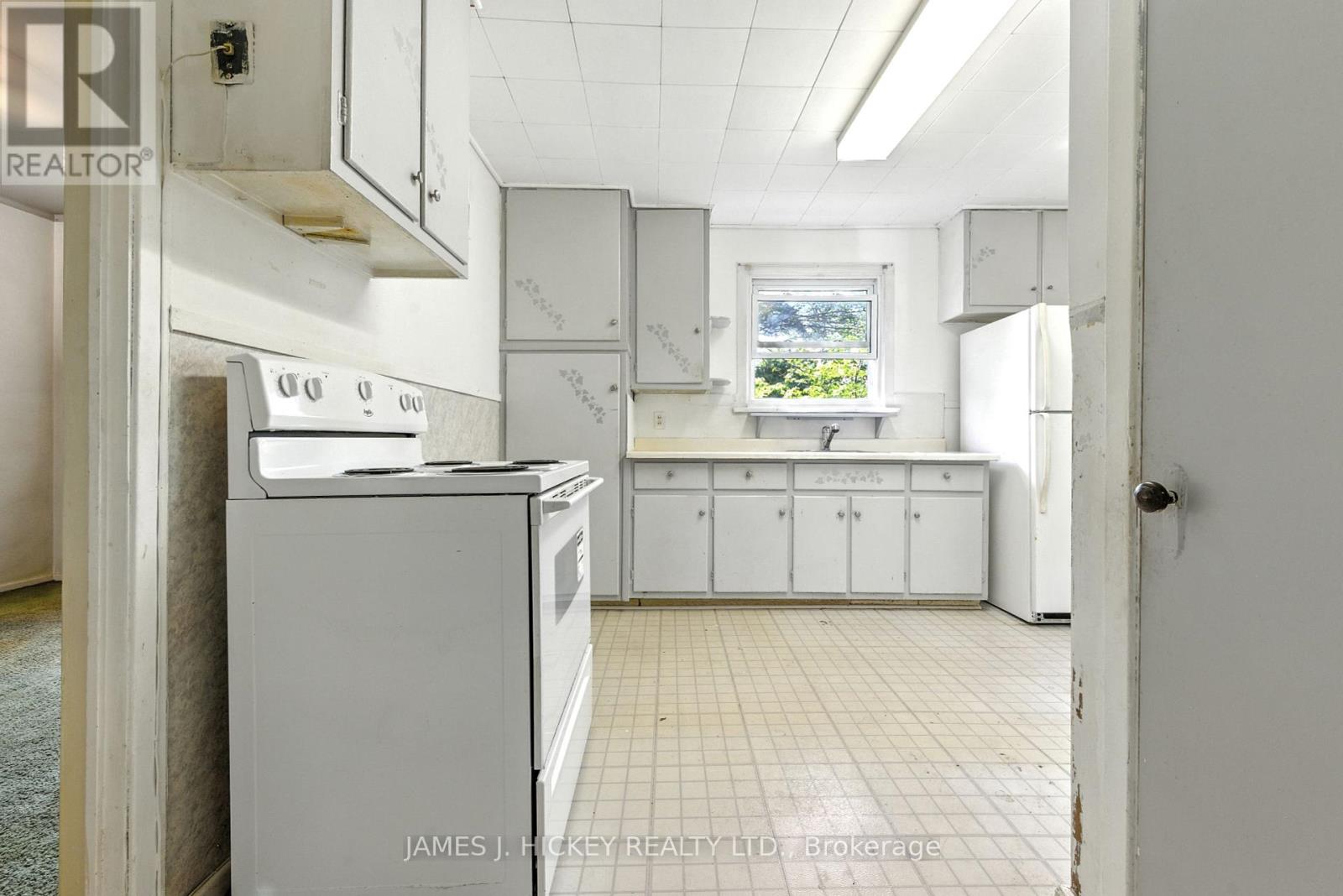 123 Algonquin Street, Deep River, Ontario  K0J 1P0 - Photo 15 - X12341392