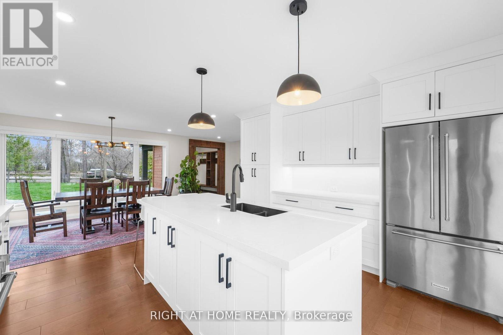 17083 Warden Avenue, Whitchurch-Stouffville, Ontario  L4A 2W1 - Photo 7 - N12341048