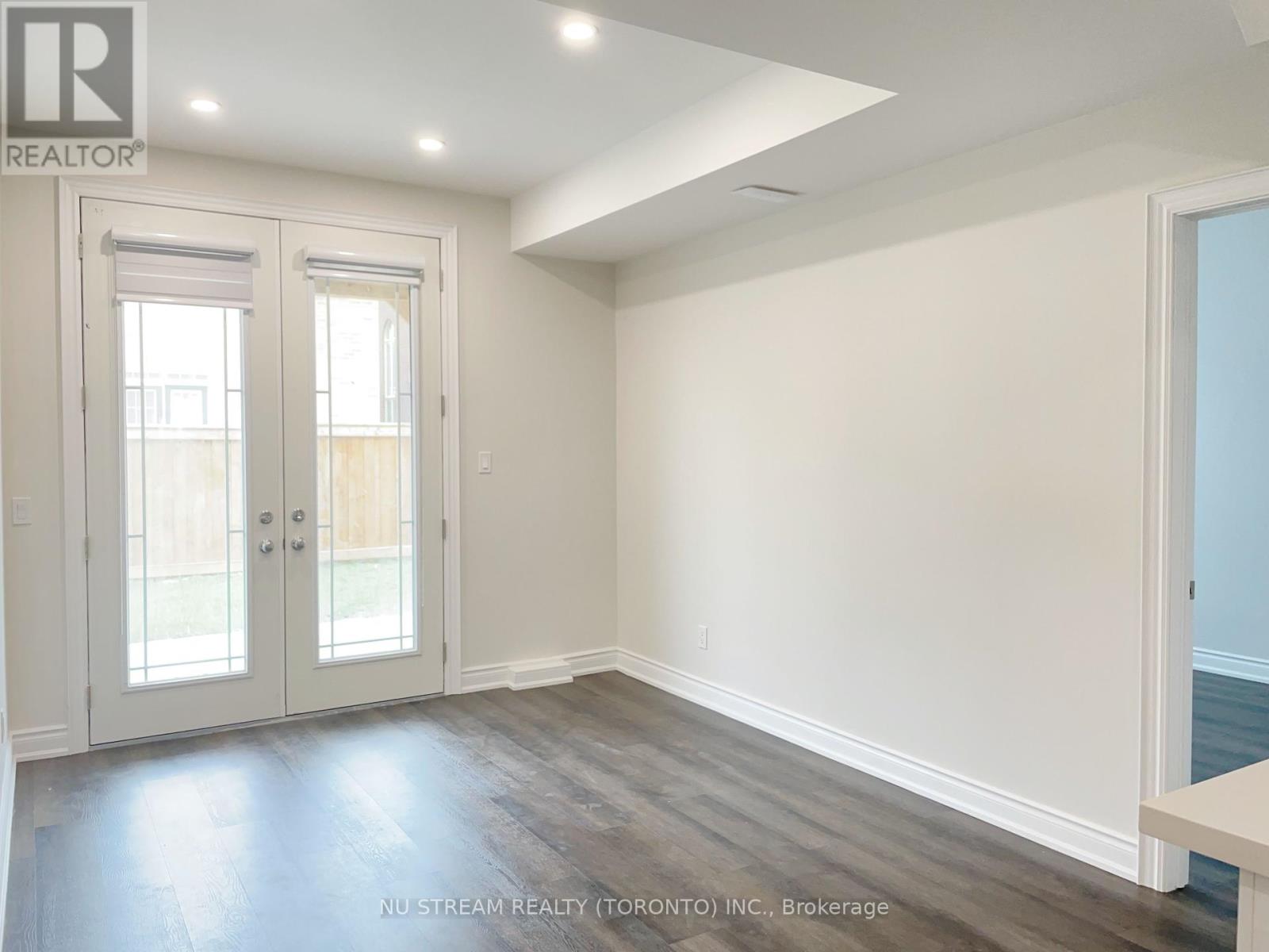 Lower - 10 Drizzel Crescent, Richmond Hill, Ontario  L4E 1G7 - Photo 2 - N12341153