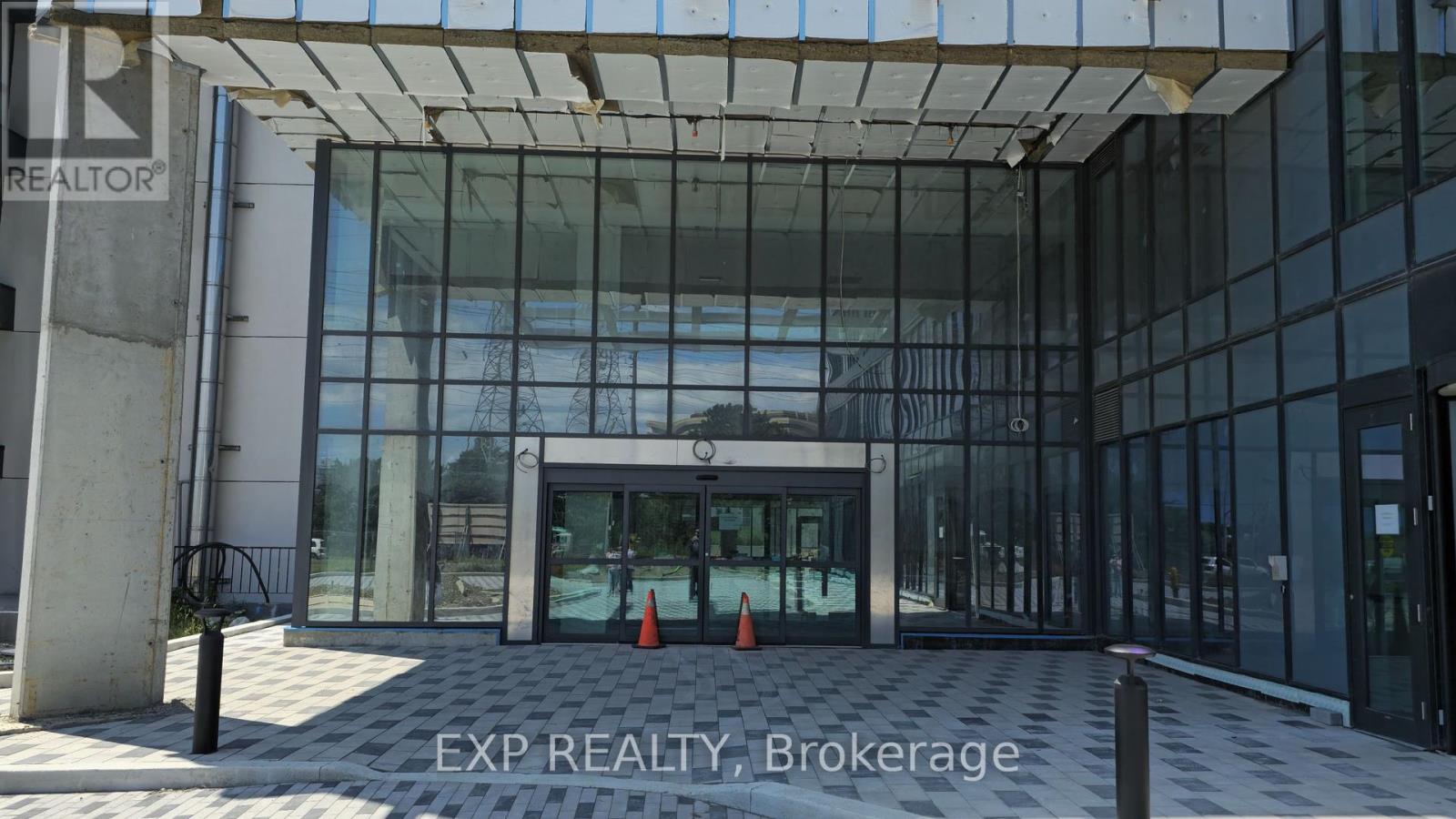 115 - 600 Dixon Road, Toronto (West Humber-Clairville), Ontario  M9W 1J1 - Photo 4 - W12341103