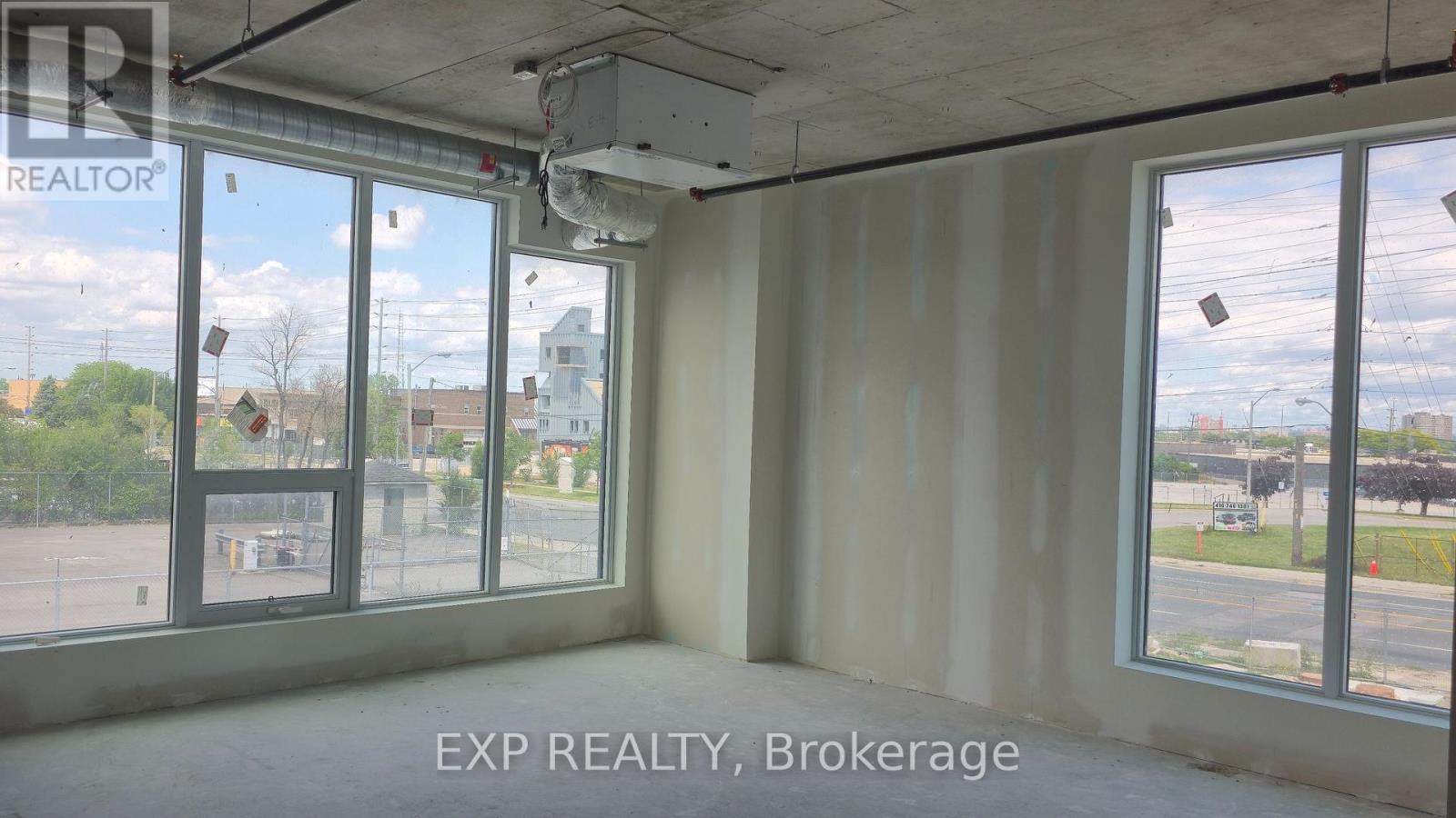 115 - 600 Dixon Road, Toronto (West Humber-Clairville), Ontario  M9W 1J1 - Photo 5 - W12341103